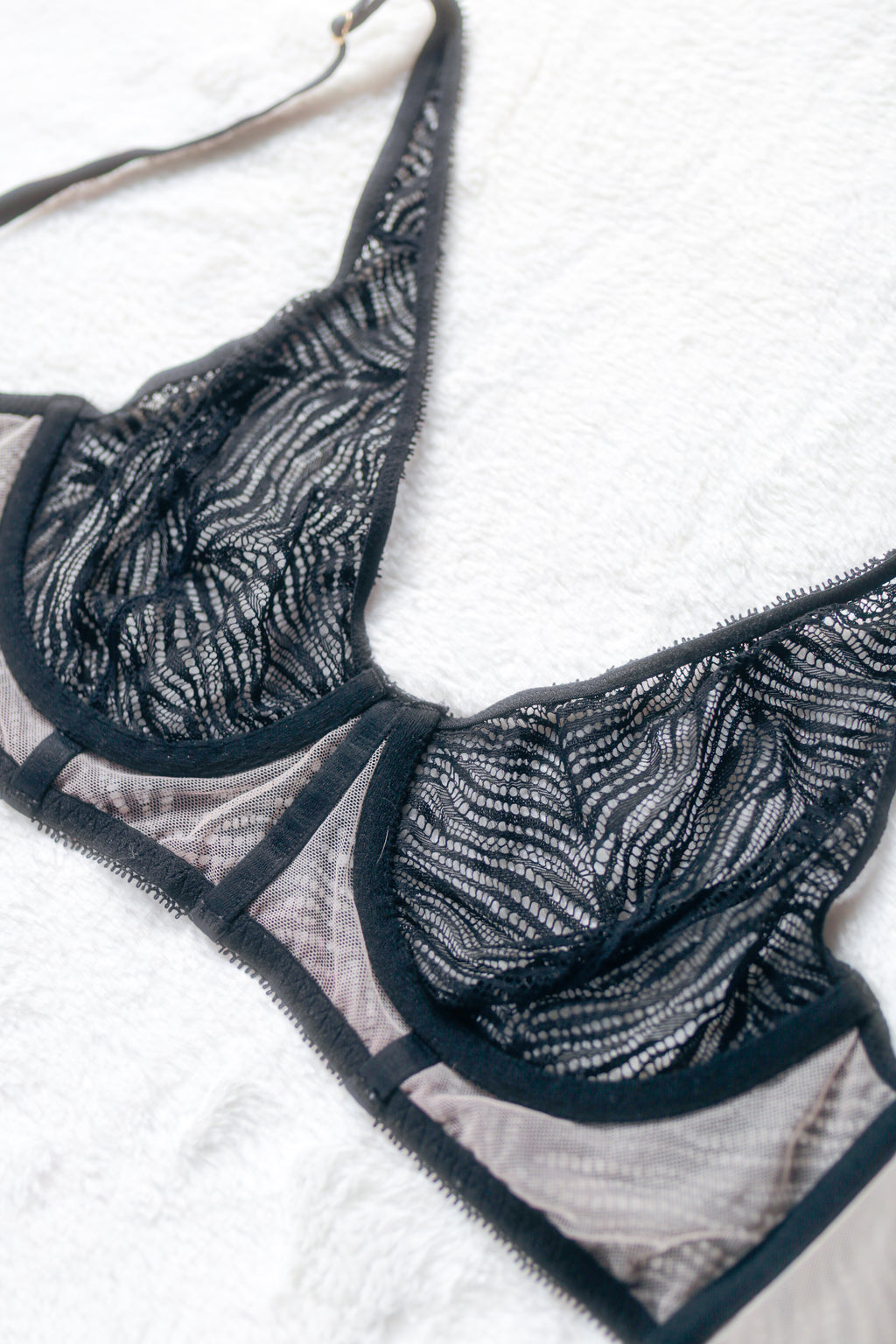 Victoria's Secret Unlined Plunge Sheer Lace Sexy Bra 34C Black