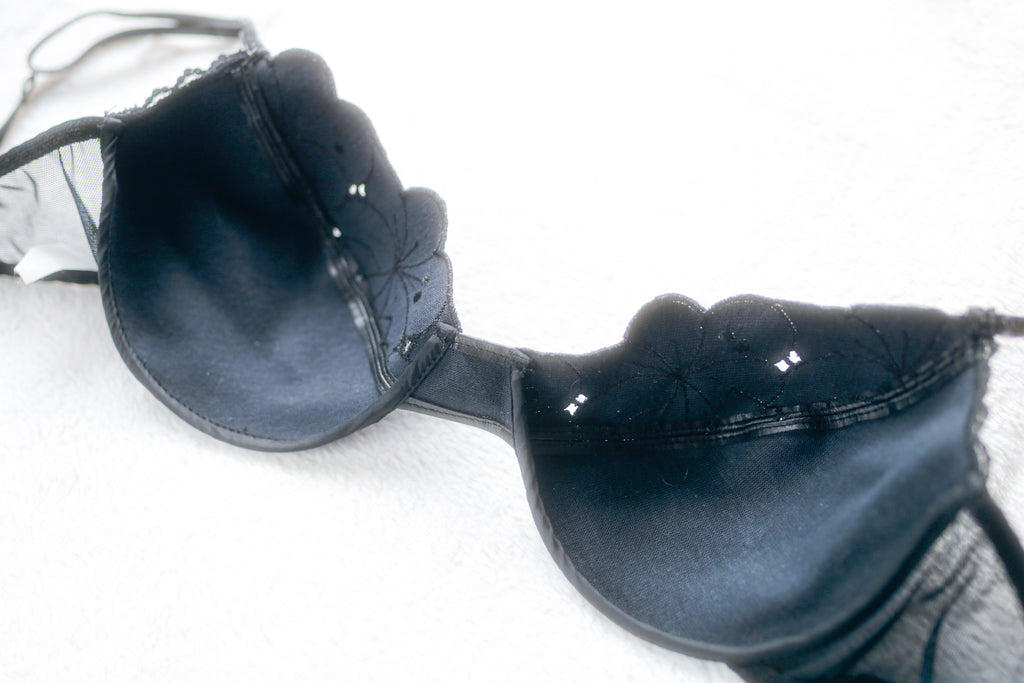 Frederick's of Hollywood Vintage 90s Faux Leather Demi Underwire Bra Black 36C