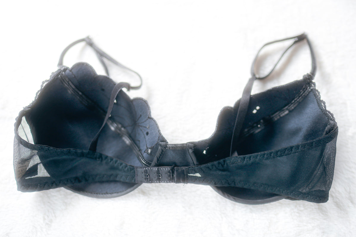 Frederick's of Hollywood Vintage 90s Faux Leather Demi Underwire Bra Black 36C