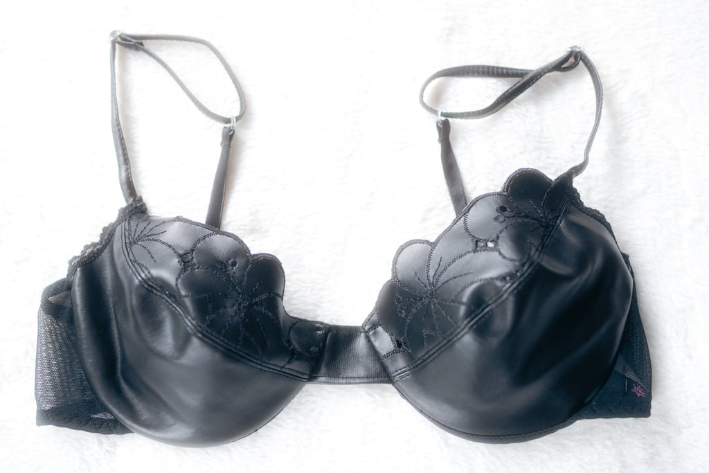 Frederick's of Hollywood Vintage 90s Faux Leather Demi Underwire Bra Black 36C