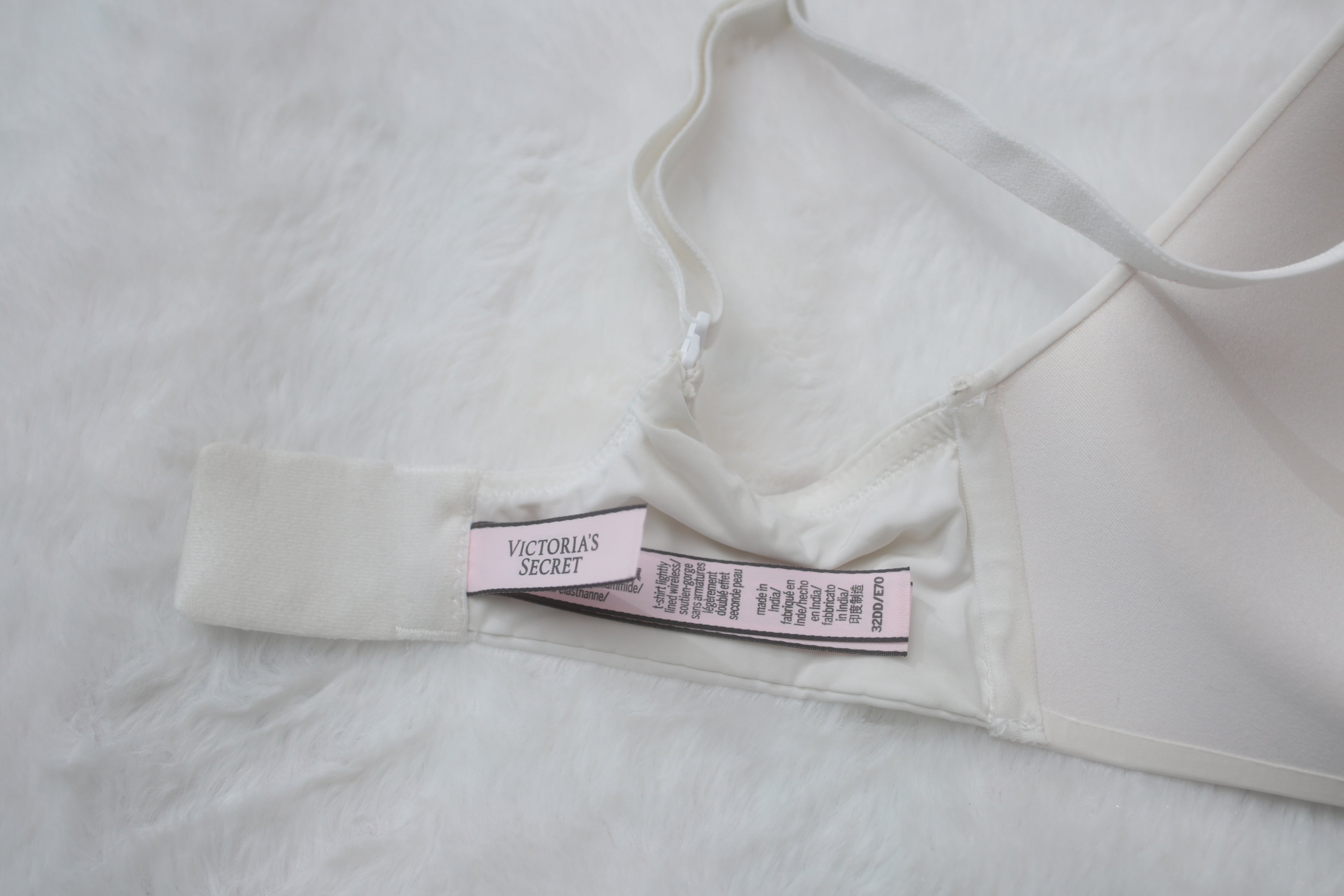 Victoria's Secret 32DD T-shirt Lightly Lined Wireless Bra White
