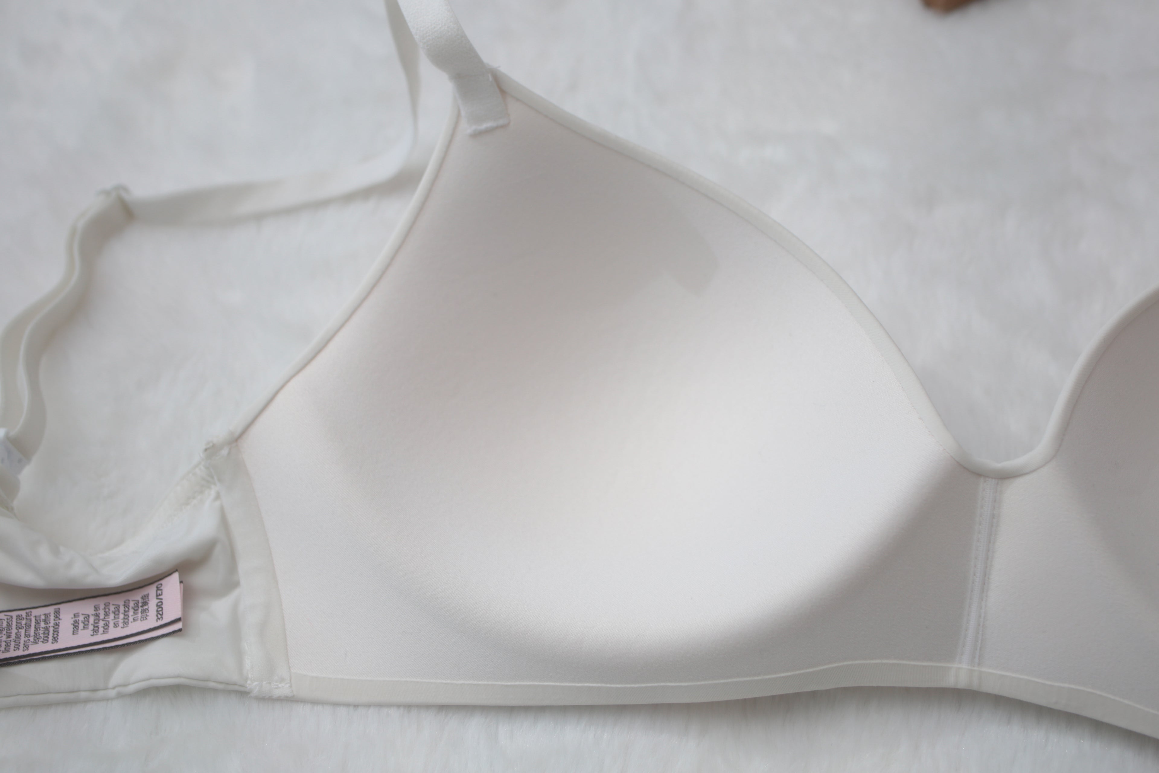 Victoria's Secret 32DD T-shirt Lightly Lined Wireless Bra White