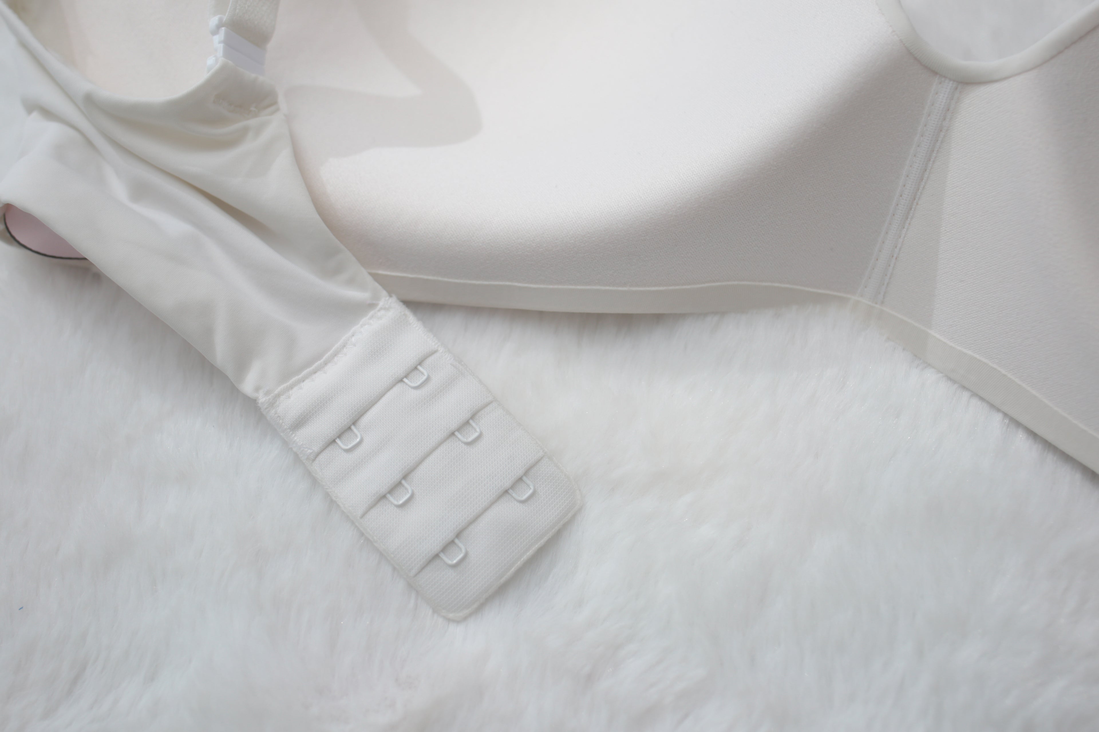 Victoria's Secret 32DD T-shirt Lightly Lined Wireless Bra White