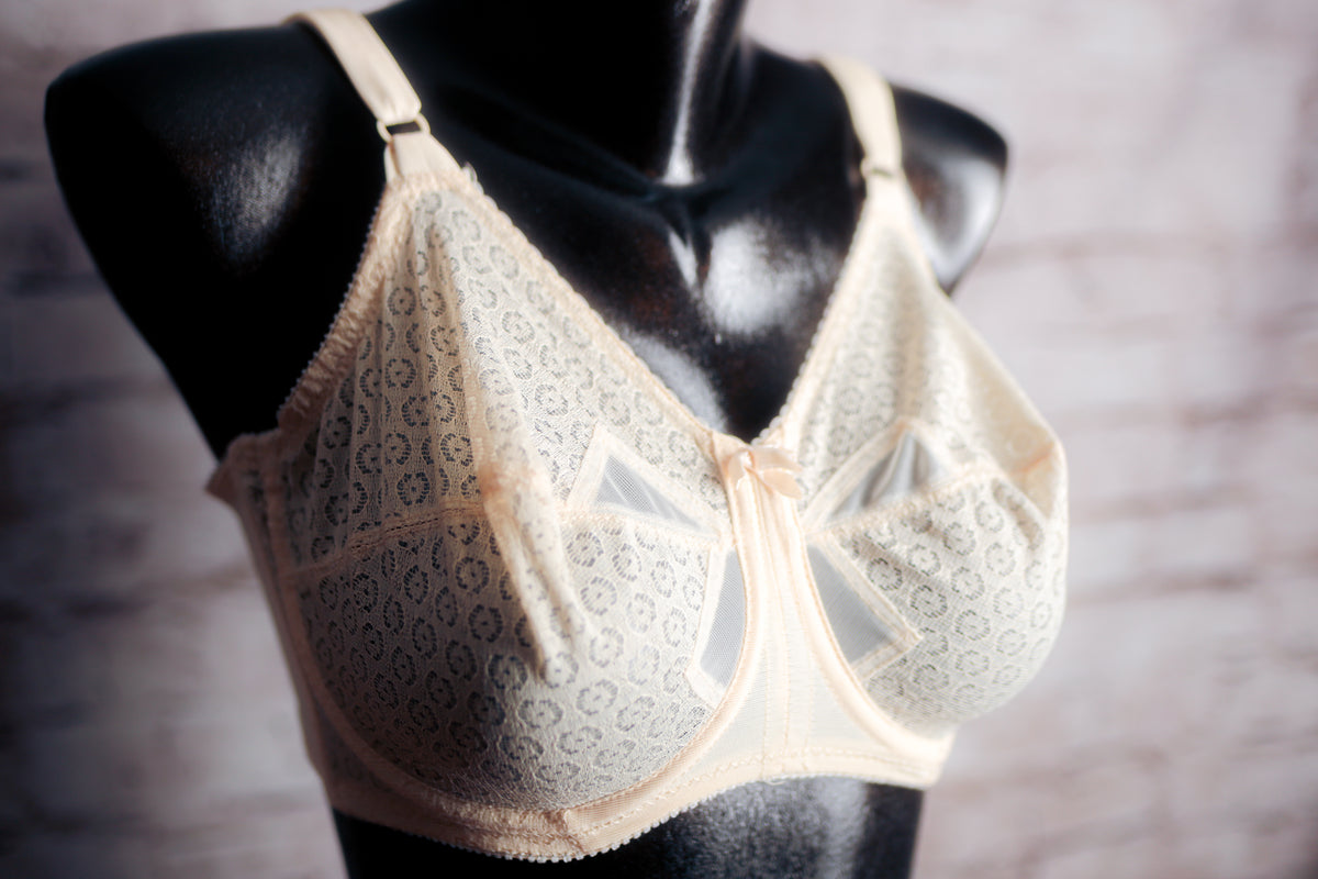 Bali Vintage 2620 Sno Flake Retro Unlined Sheer Lace Bullet Bra 32DD Beige