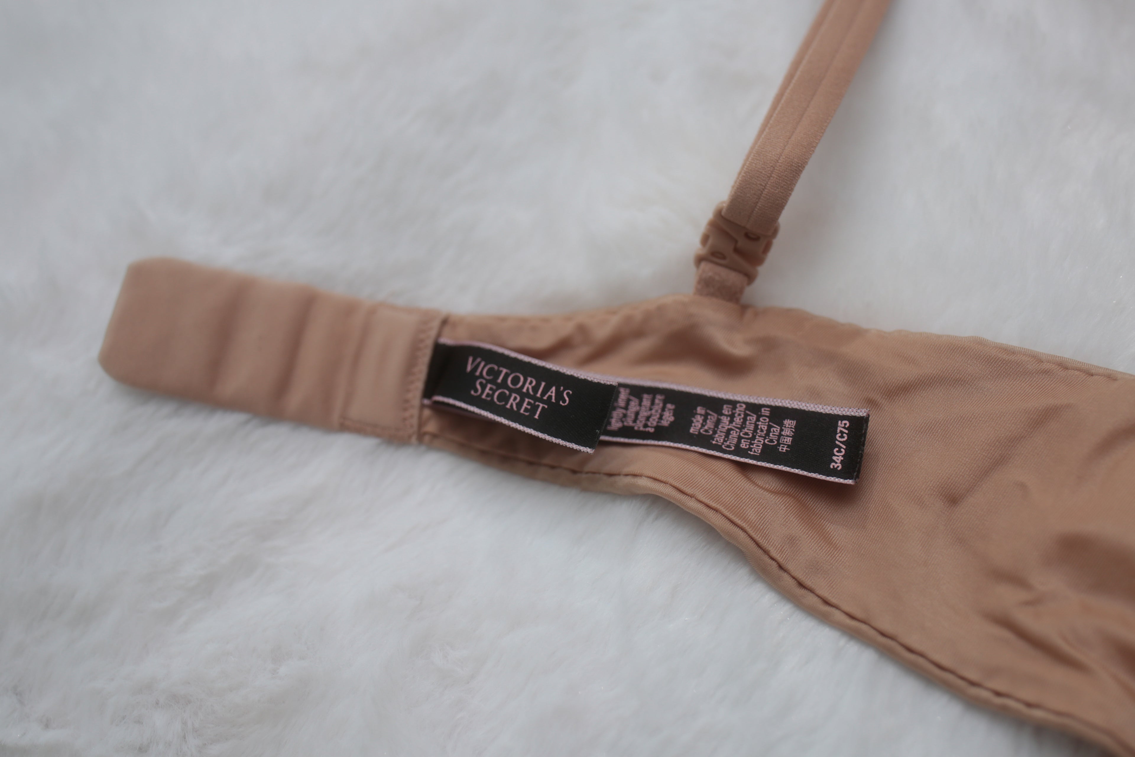 Victoria's Secret 34C Very Sexy Lightly Lined Plunge Underwire T-shirt Bra Beige