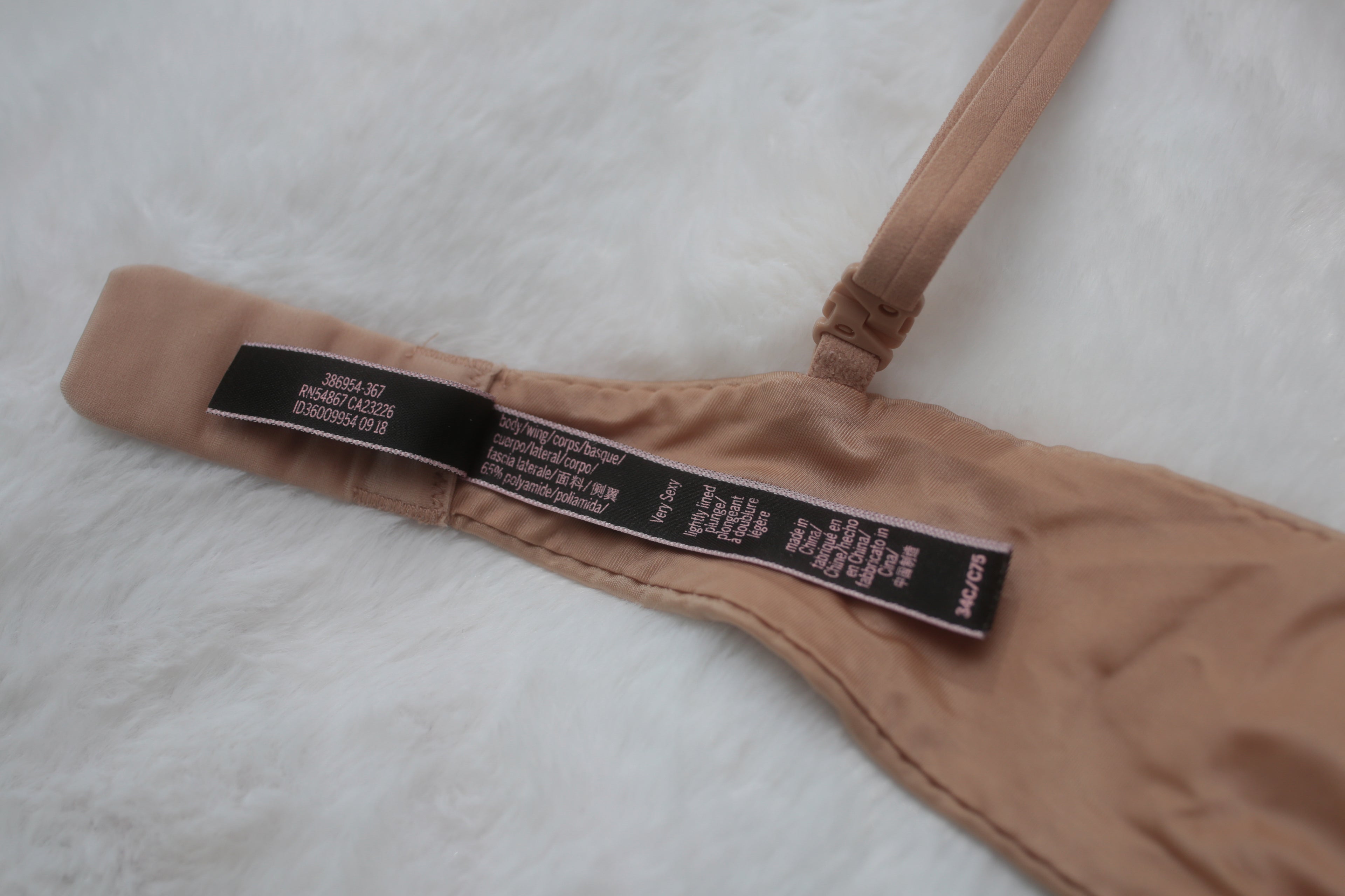 Victoria's Secret 34C Very Sexy Lightly Lined Plunge Underwire T-shirt Bra Beige
