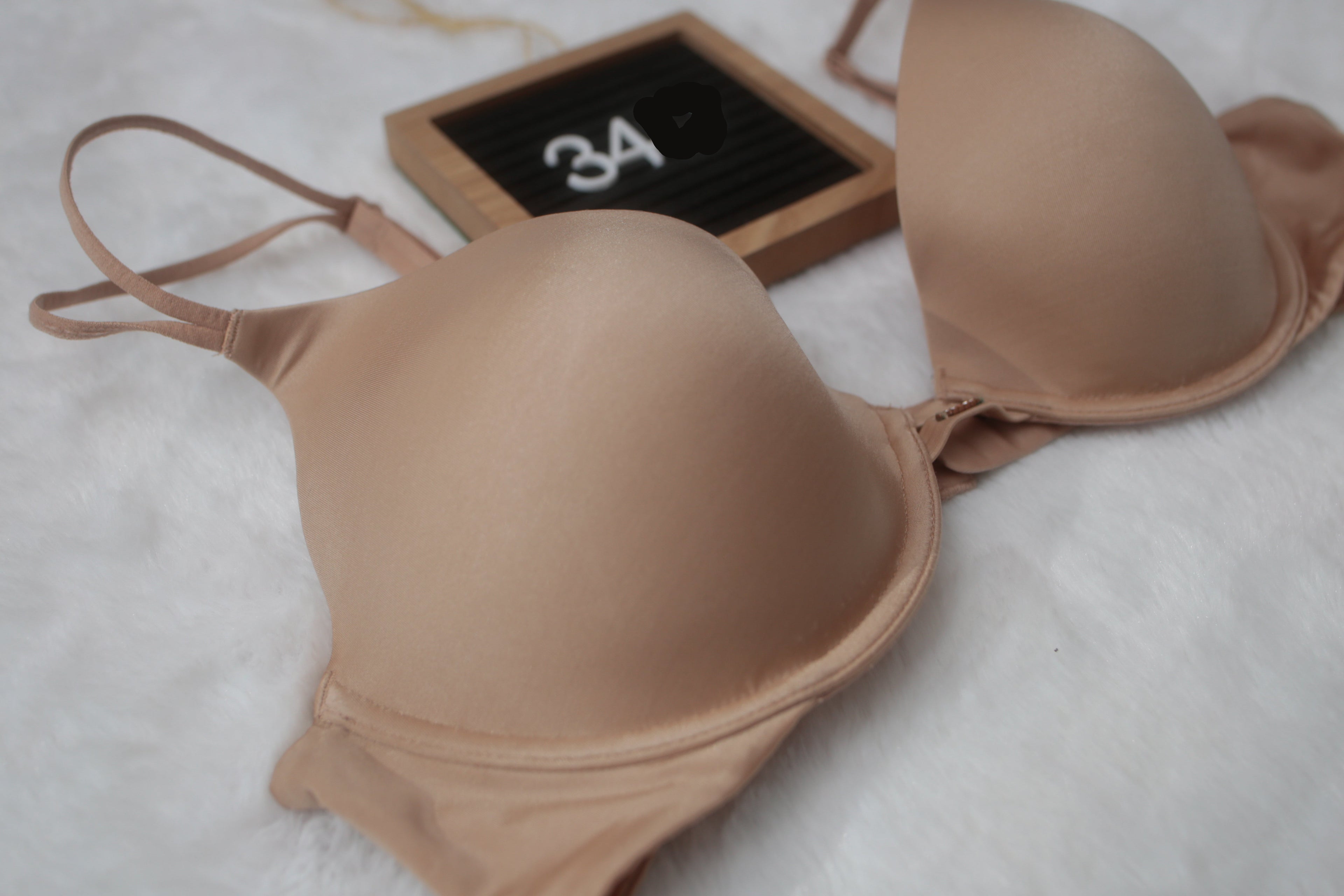 Victoria's Secret 34C Very Sexy Lightly Lined Plunge Underwire T-shirt Bra Beige