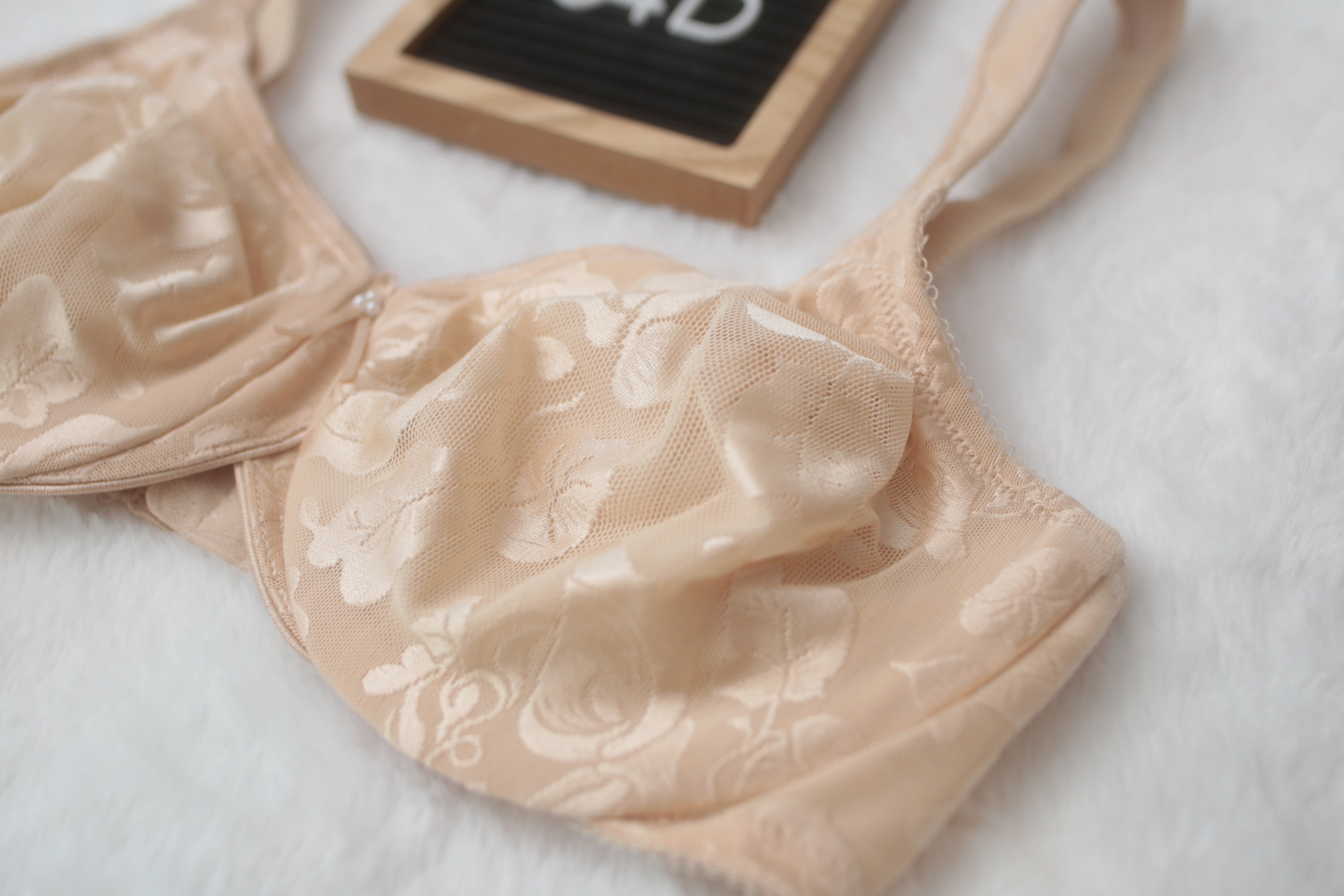 Wacoal 34D Awareness 85567 Underwire Full Coverage Lined Bra Nude Beige Floral