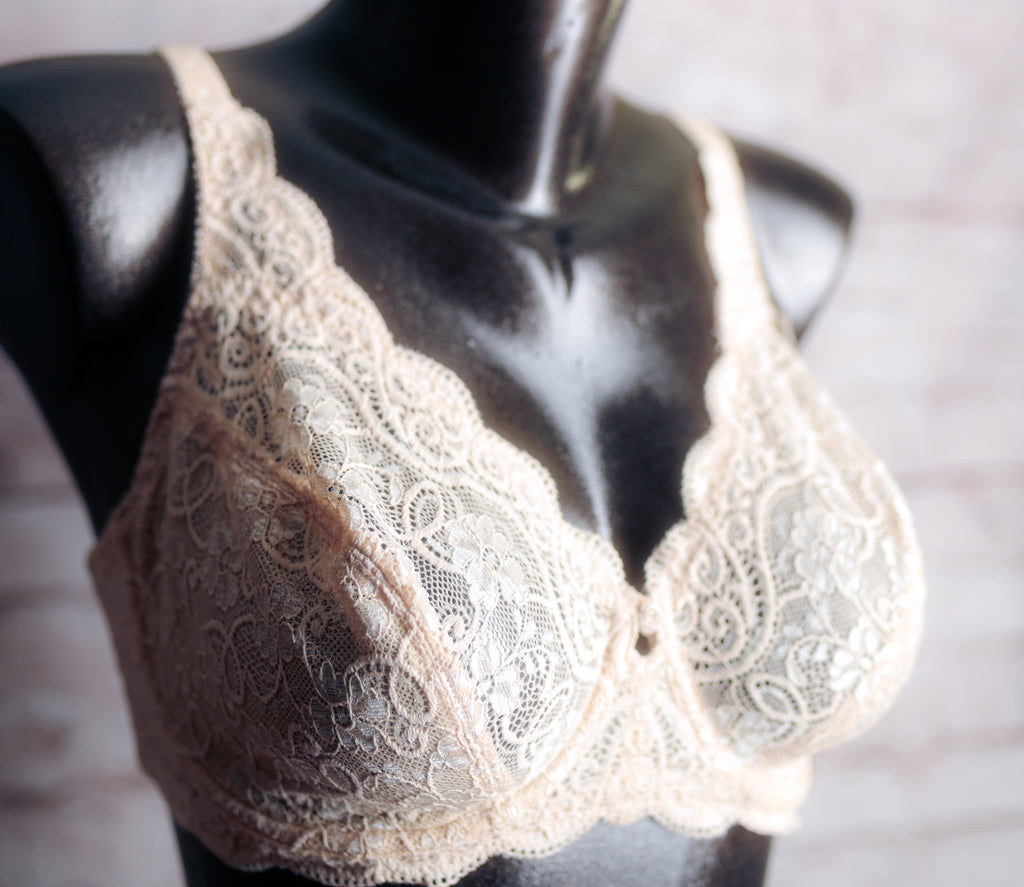 Triumph Amourette Unlined Stretch Lace Underwire Bra Beige 34DD NEW