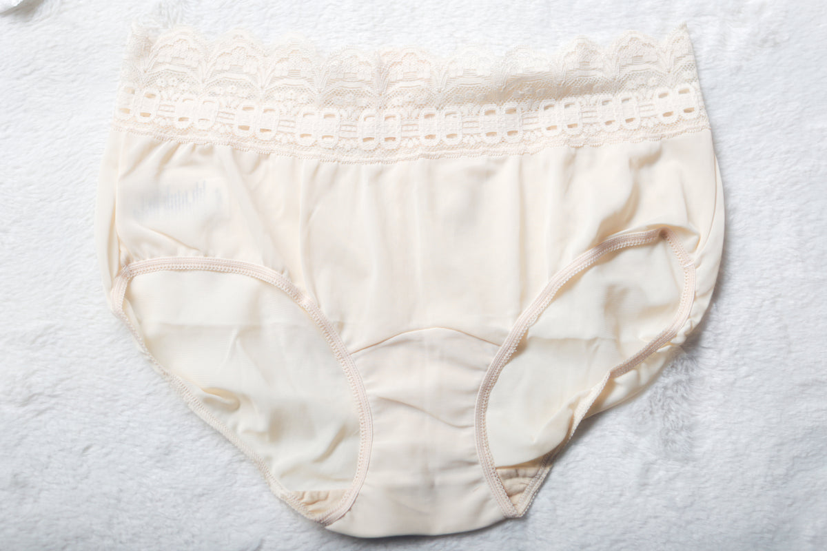 Olga 913 Secret Scoop Hugs High Rise Full Back Briefs Panty 6 Medium Ivory NEW