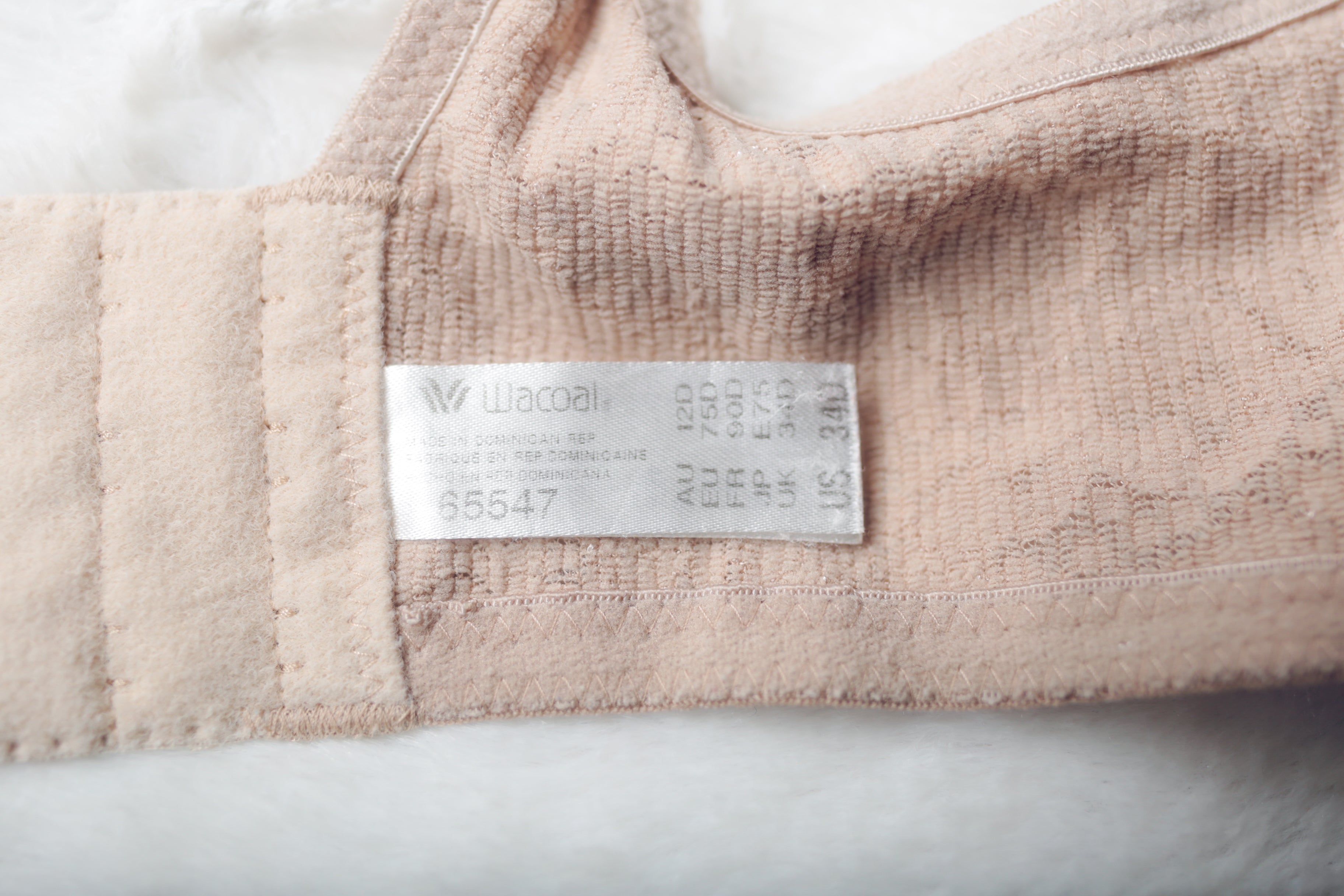 Wacoal 34D Halo Lace 65547 Full Coverage Underwire Bra Beige