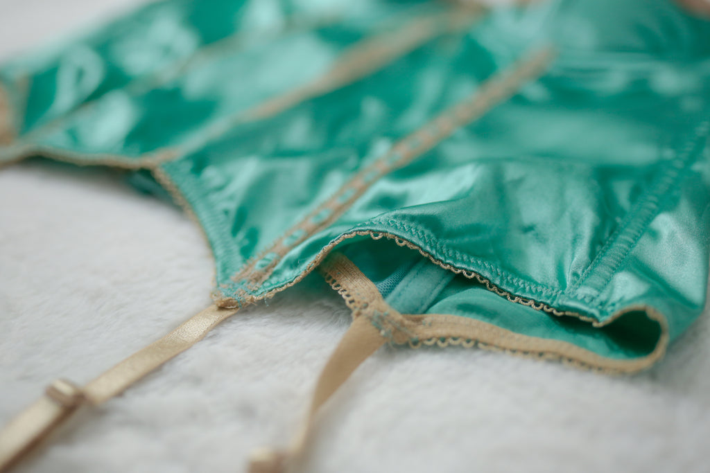 Sophie B Boned Corset Bra Lingerie Medium Mint Satin and Lace NEW