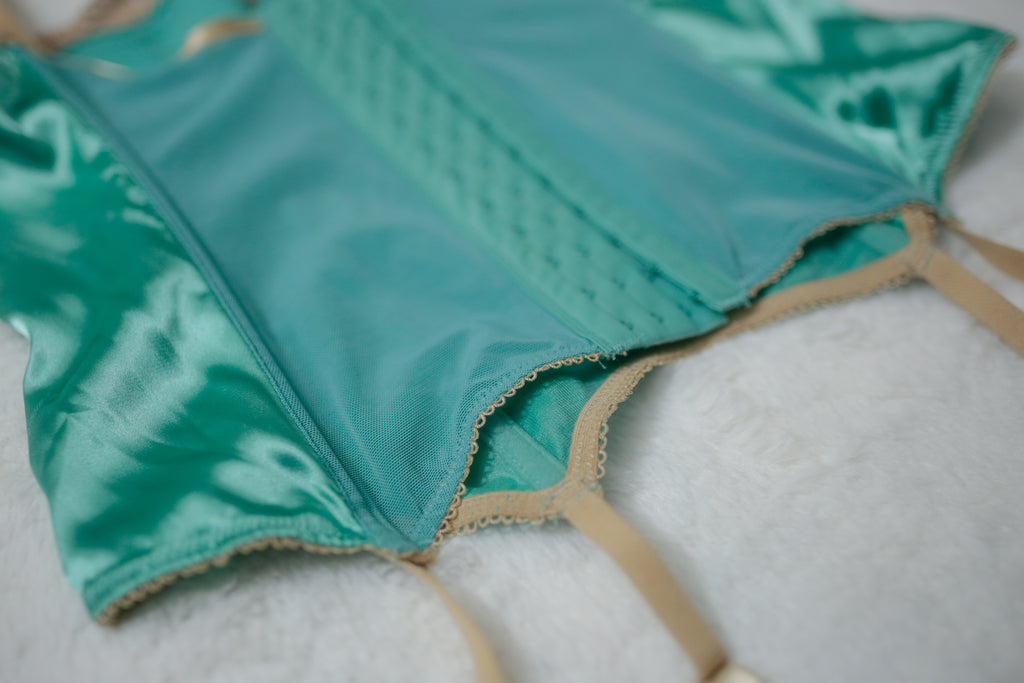 Sophie B Boned Corset Bra Lingerie Medium Mint Satin and Lace NEW
