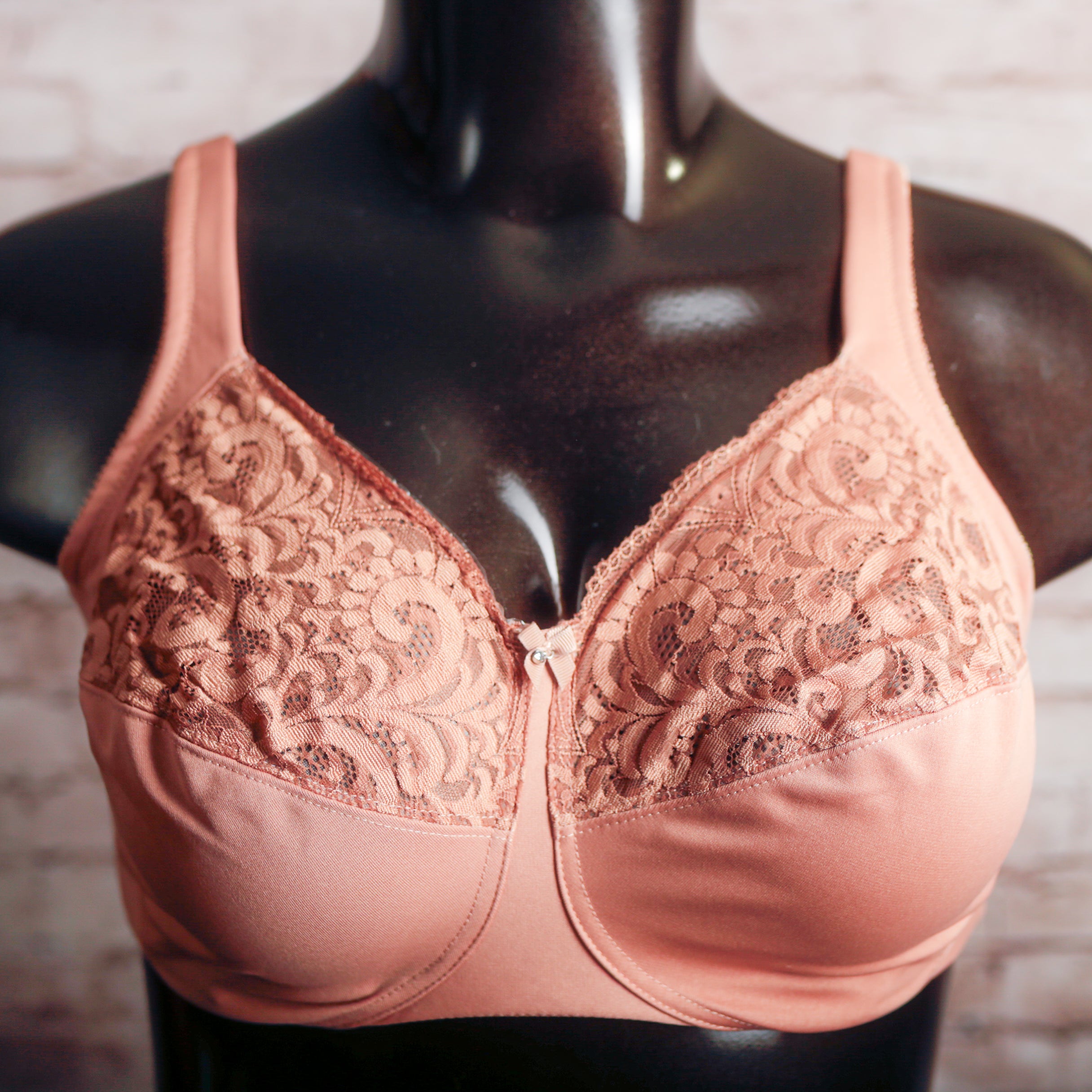 Glamorise MxG 42DD Soft Shoulder Full Coverage Wireless Bra Beige 9300