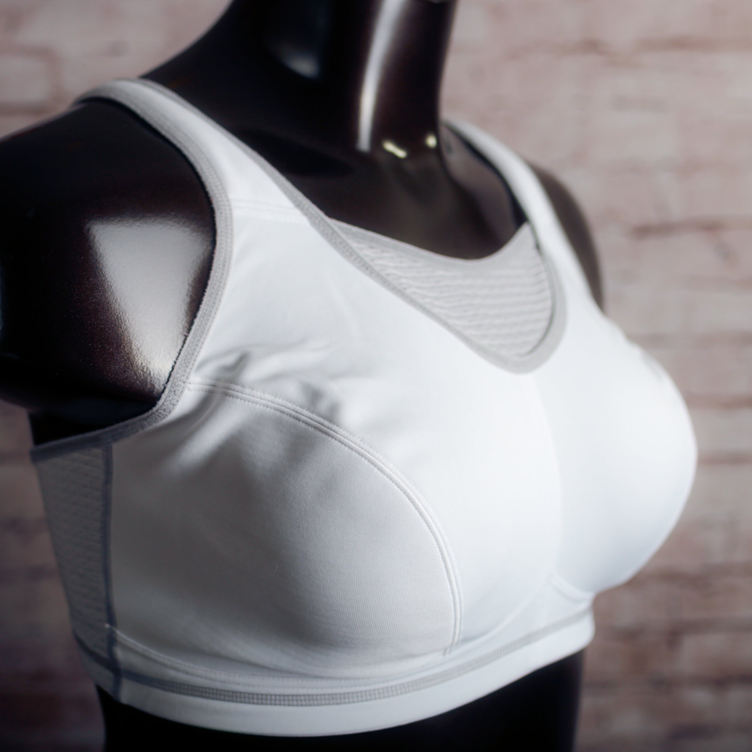 Glamorise 42DD No Bounce Camisole Elite Sports Bra White 1067