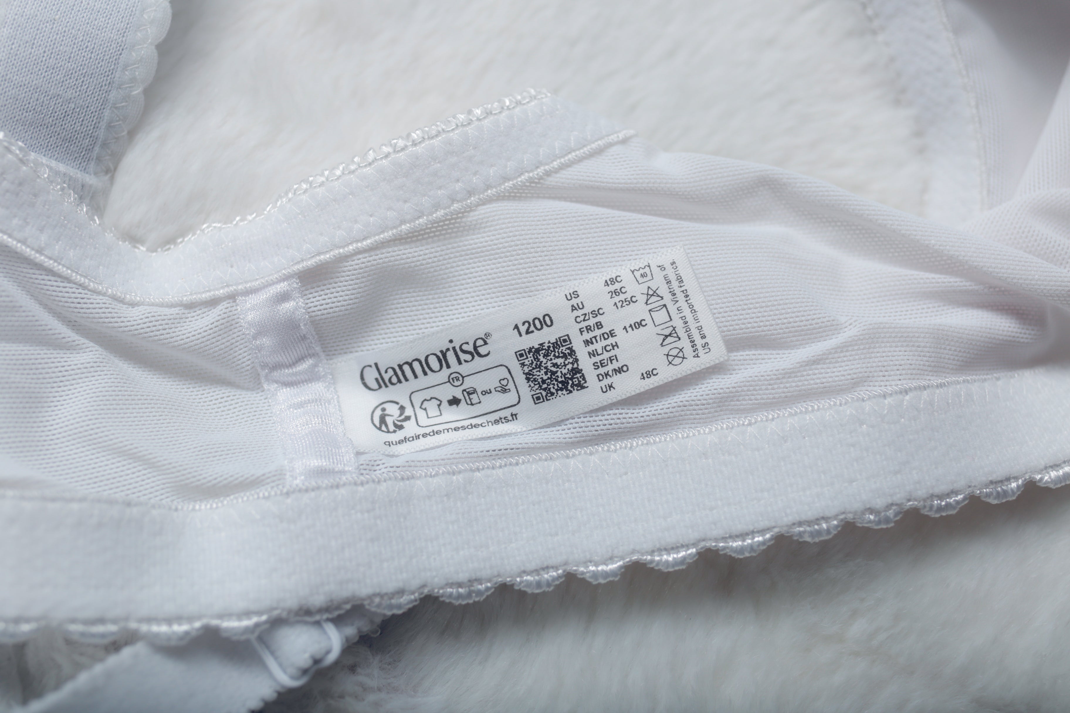 Glamorise 48C MagicLift Front-Closure Support Full Coverage Wireless Bra White 1200