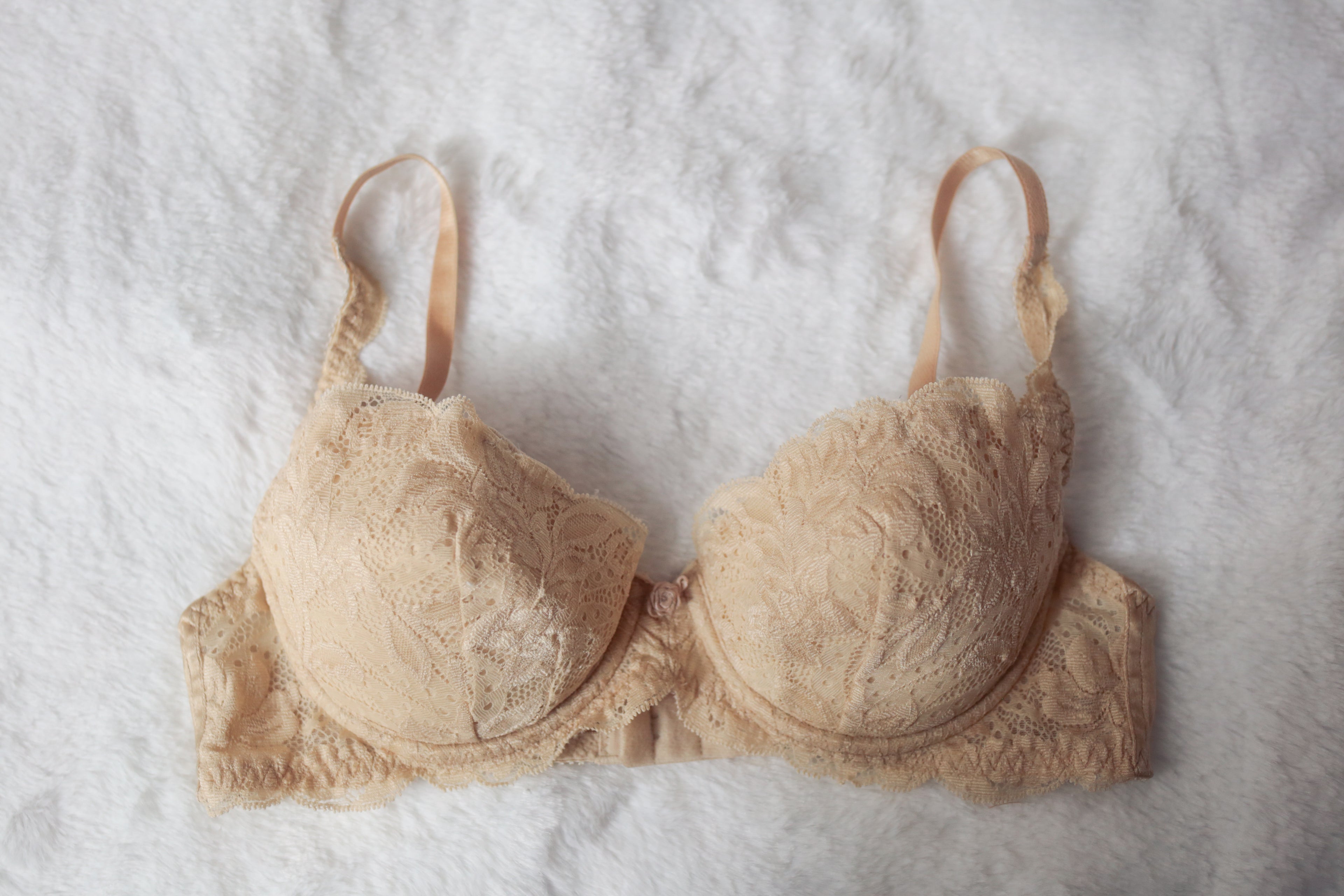 Victoria's Secret 34B Vintage 2000 Y2K Bra Nude Lace