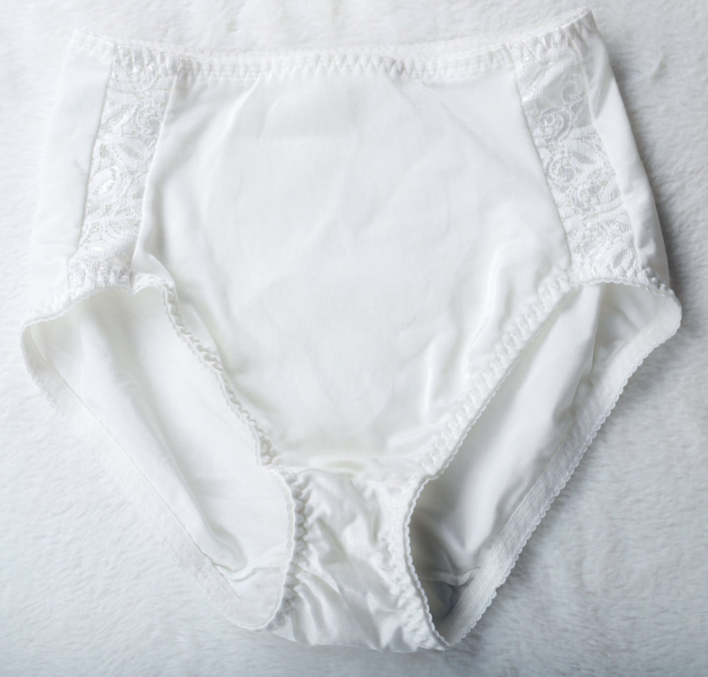 Playtex Secrets 2834 Vintage Shaping Satin Lace Brief Panties Large White
