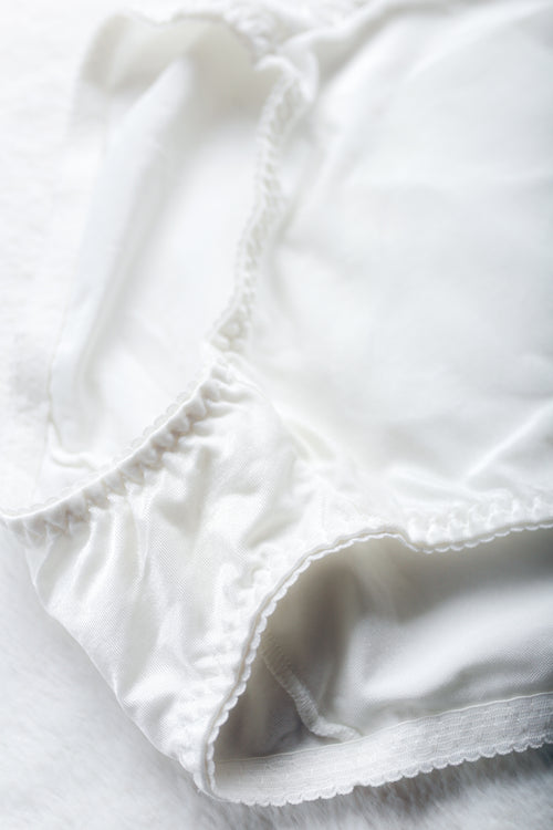 Playtex Secrets 2834 Vintage Shaping Satin Lace Brief Panties Large White