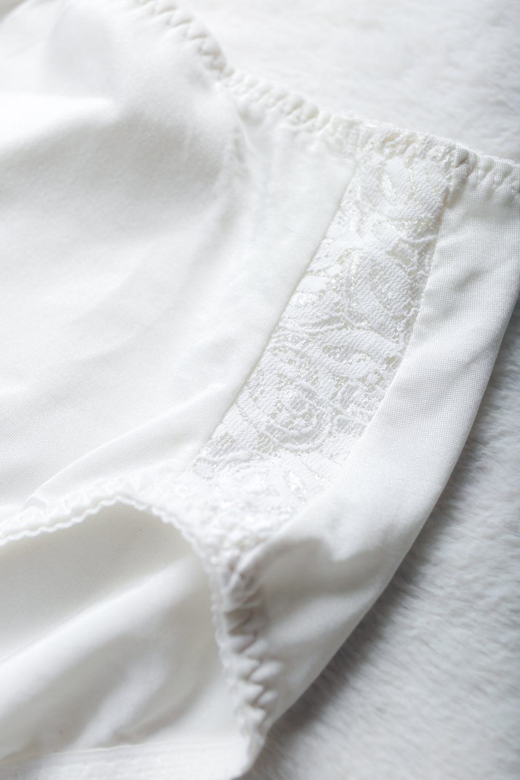 Playtex Secrets 2834 Vintage Shaping Satin Lace Brief Panties Large White