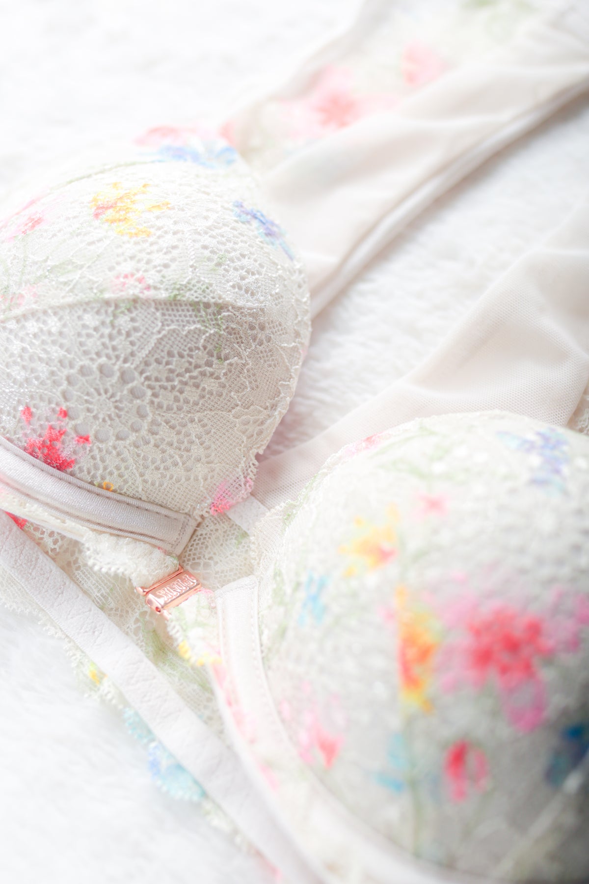 PINK Date Racerback Front Closure Push-up Bra Floral Lace 32B