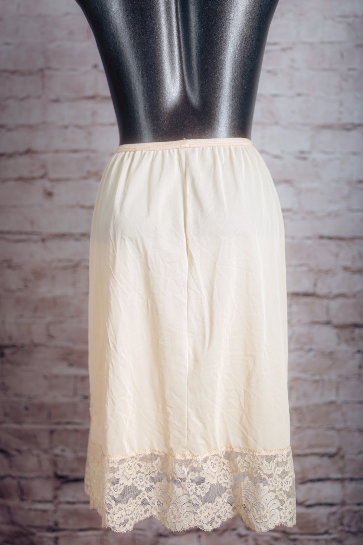 Vanity Fair Vintage 70s Satin Single Slit Half Slip Skirt Beige Medium