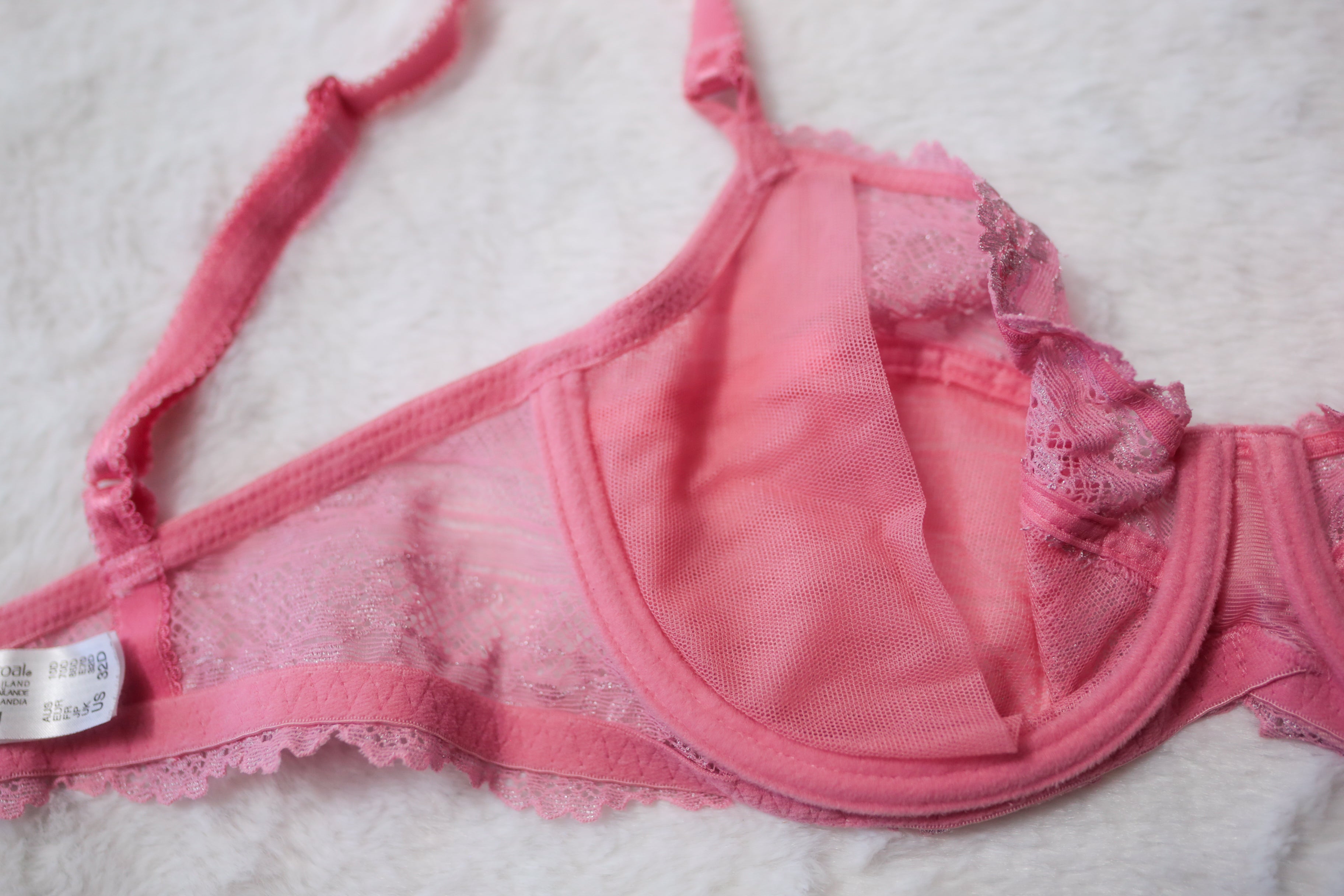 Wacoal 32D Embrace Lace 65191 Unlined Embroidered Underwire Bra Pink