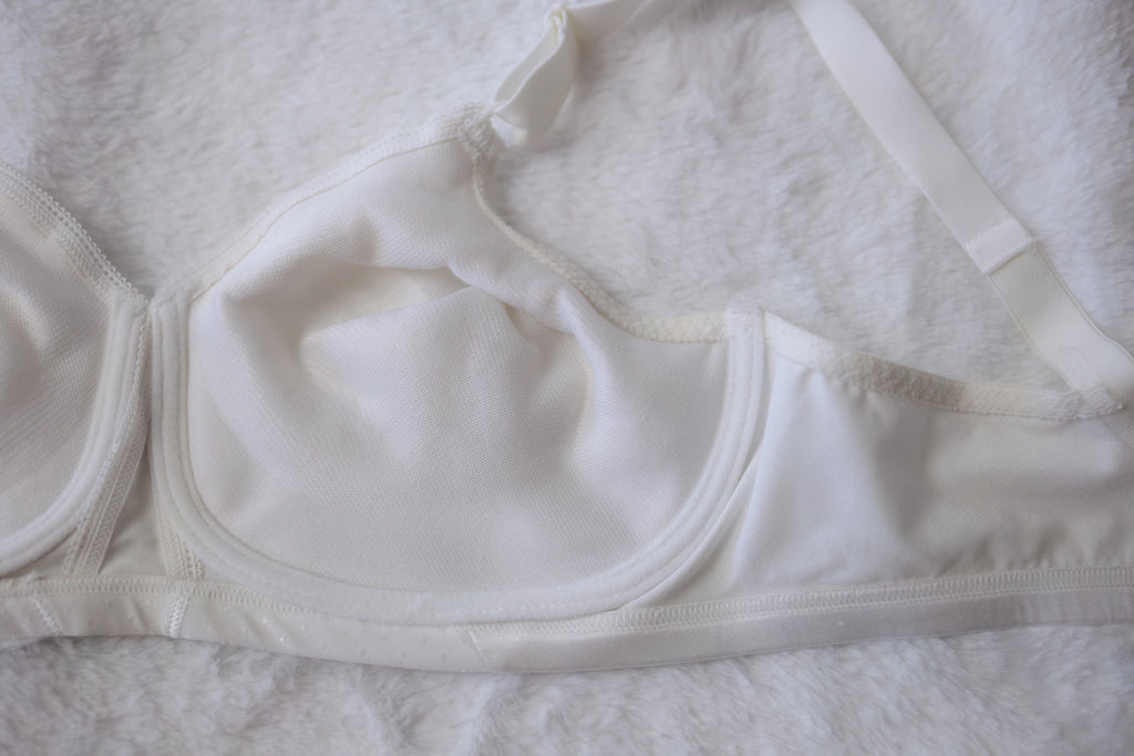 Playtex Vintage 38D 4207 USA-made Soft Underwire Lined Bullet Bra White