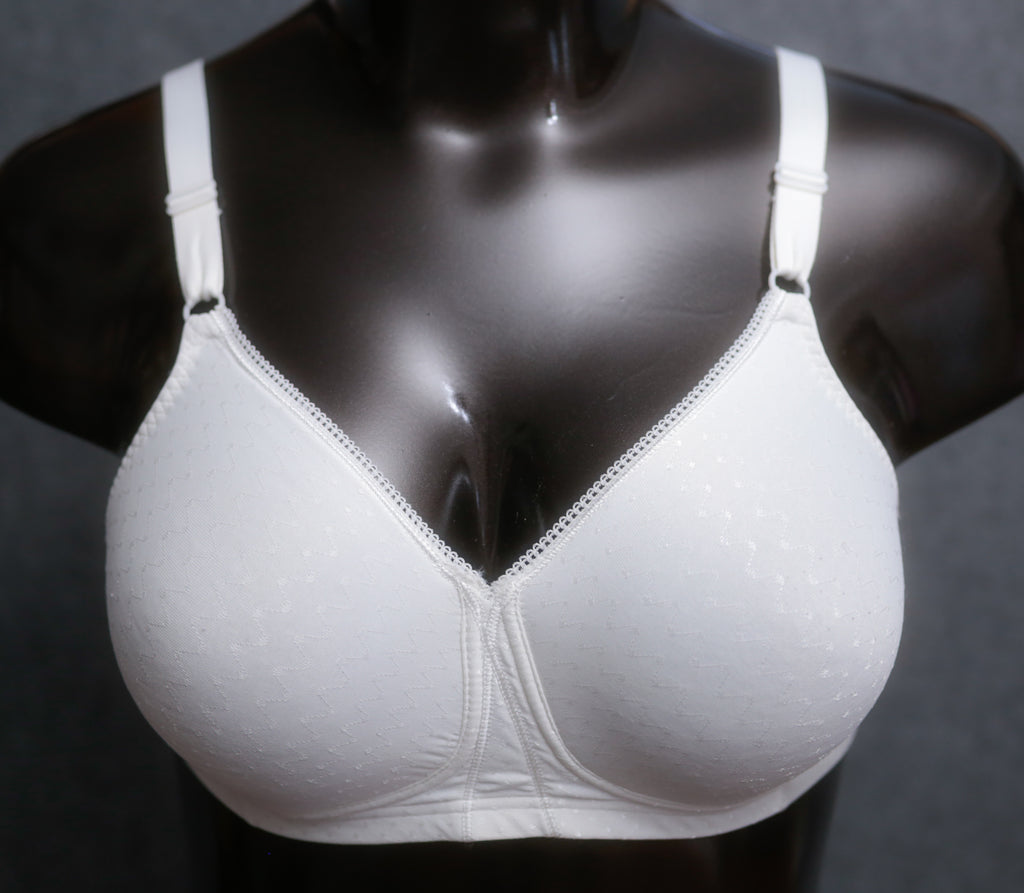 Playtex Vintage 38D 4207 USA-made Soft Underwire Lined Bullet Bra White