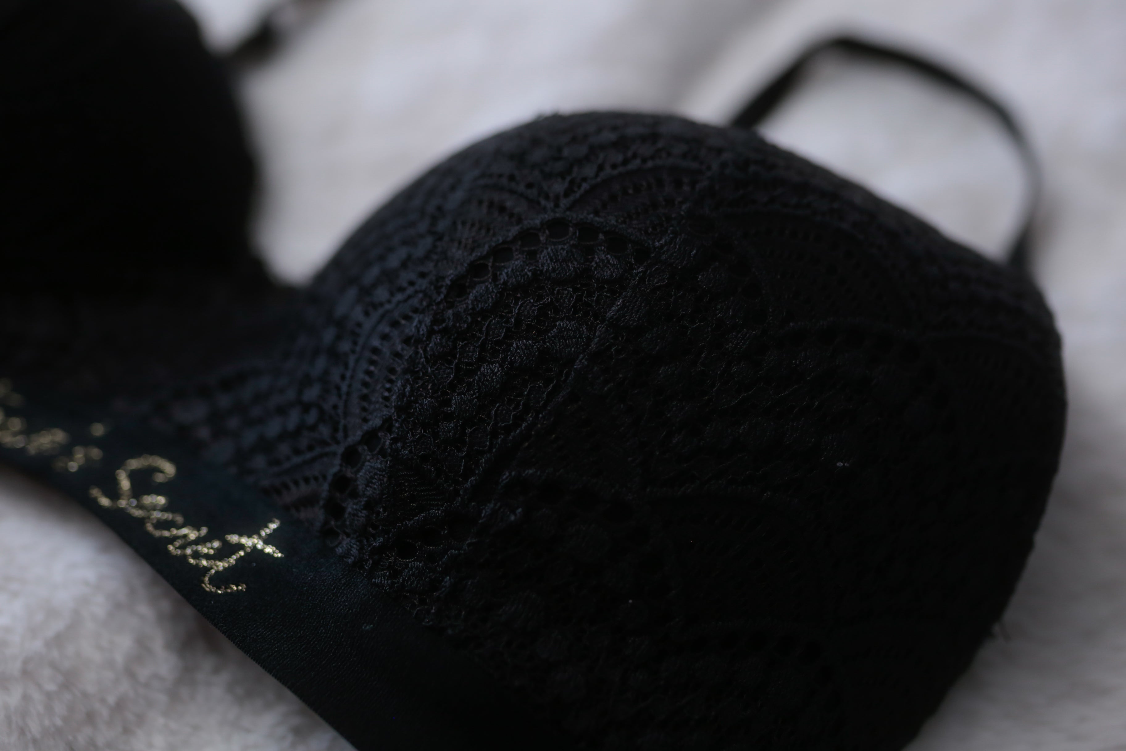 Victoria's Secret 36D Lined No-wire Wireless Bra Black Lace