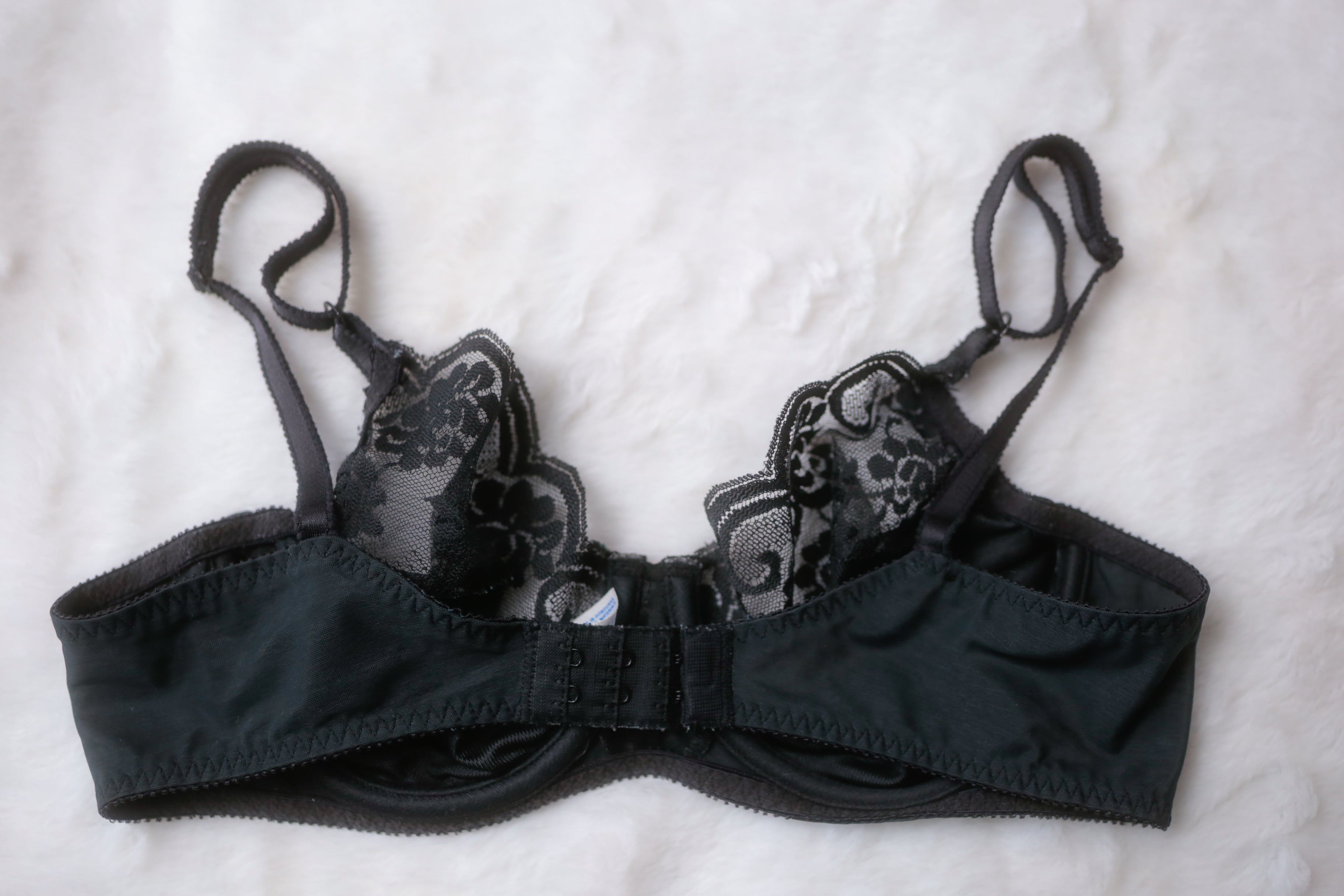 Chantilly Maidenform Vintage 36B Sheer Underwire Bra Black Lace