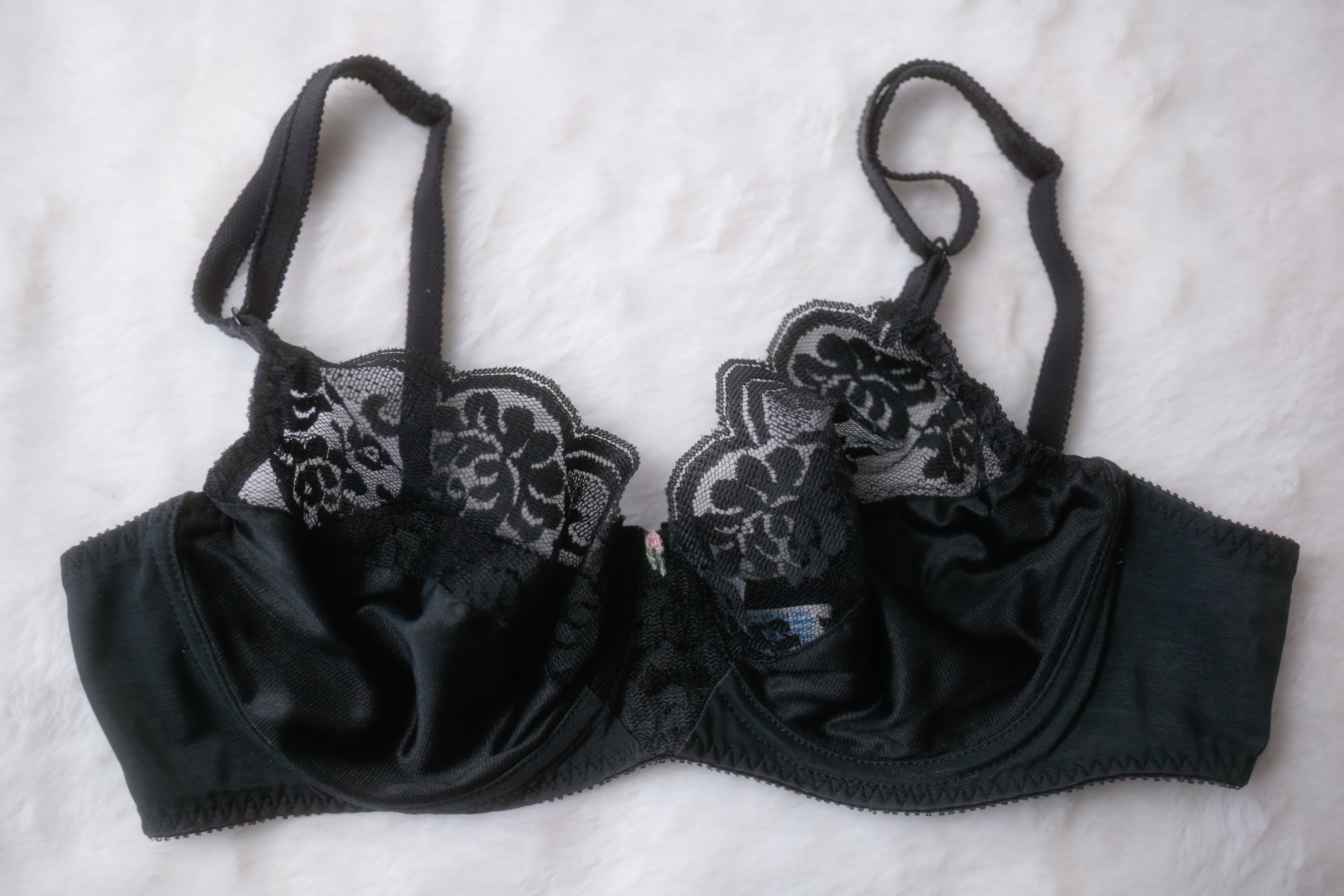 Chantilly Maidenform Vintage 36B Sheer Underwire Bra Black Lace