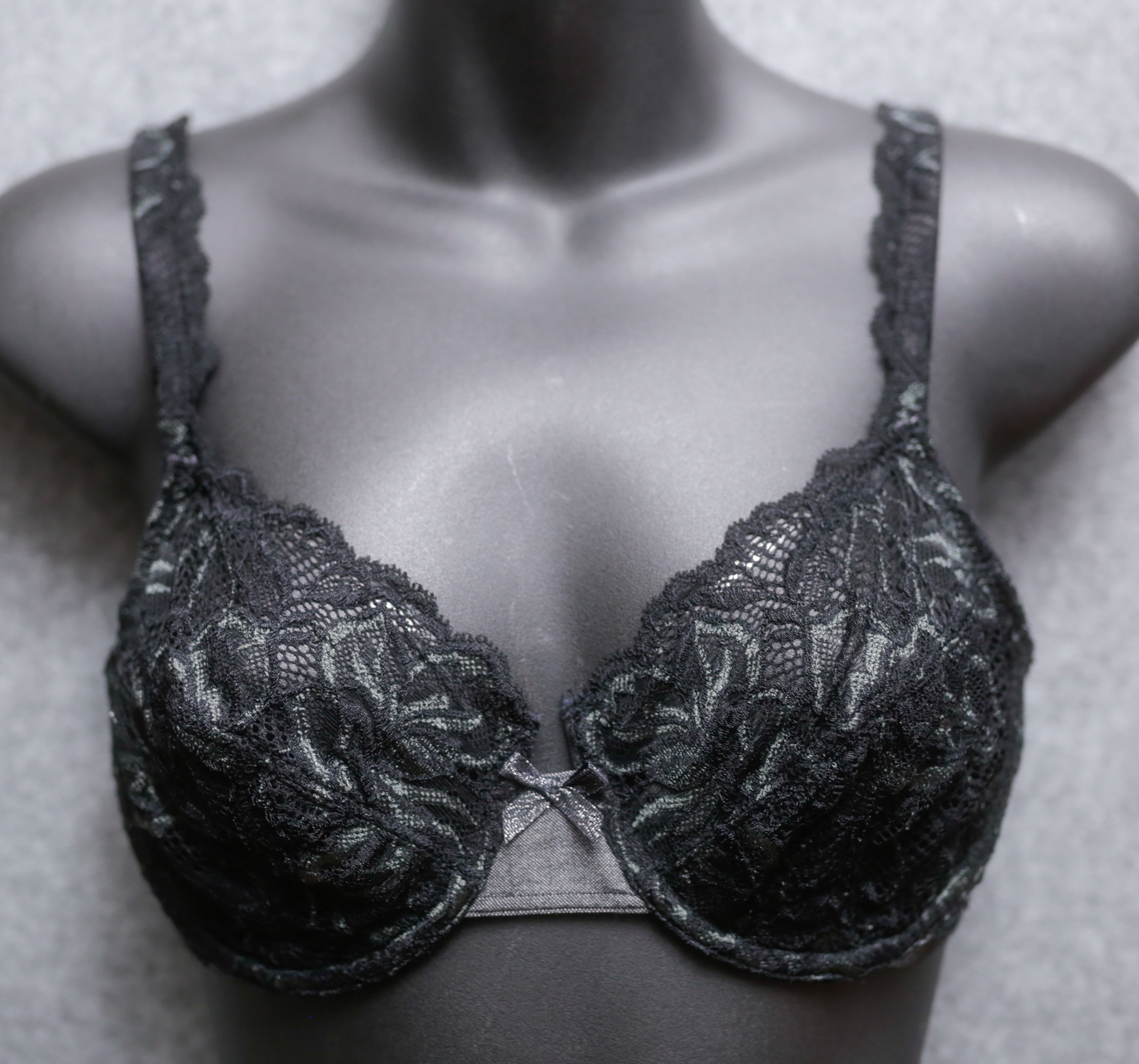 Bali 34B Lace Desire 6543 Seamed Lined Lace Unpadded Underwire Bra Black