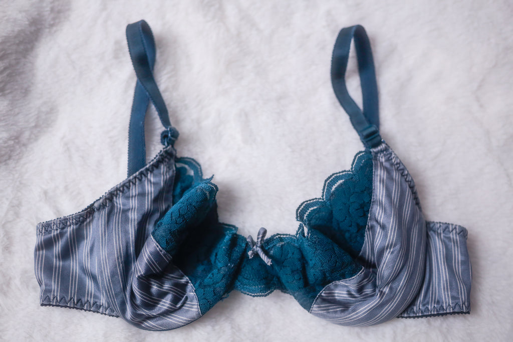 Chantilly Maidenform 36B Vintage Underwire Bra Green Lace