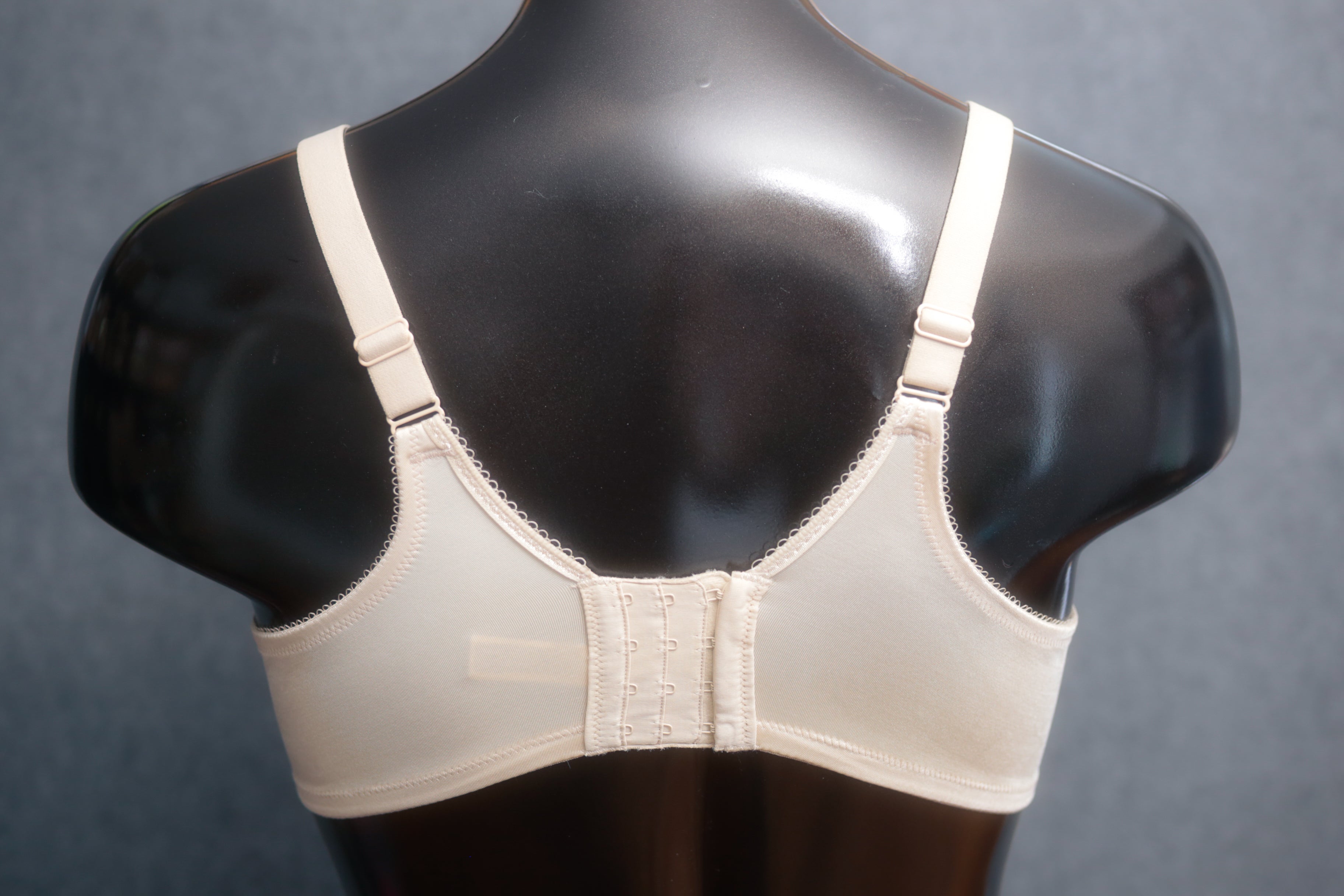 Wacoal 44DD Basic Beauty Spacer 853192 Full Coverage Underwire Bra Beige