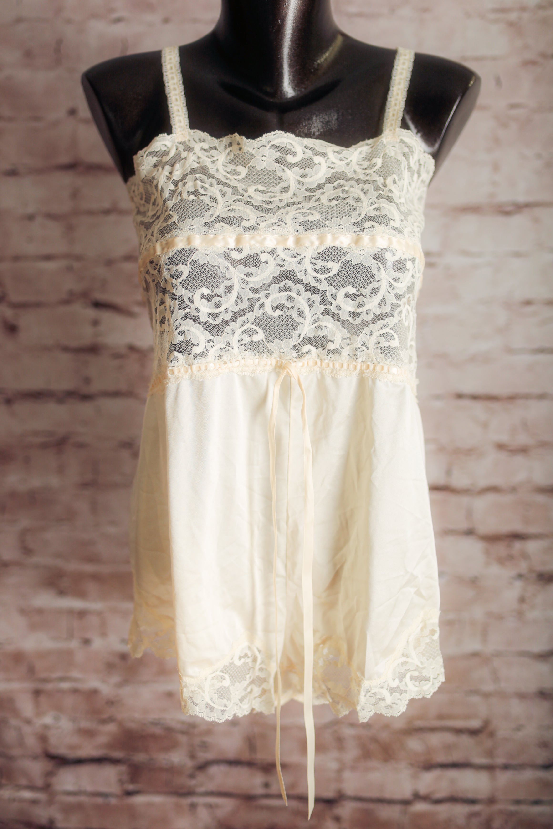 Maidenform Vintage Victorian Satin Lace Teddy Bodysuit Ivory Small