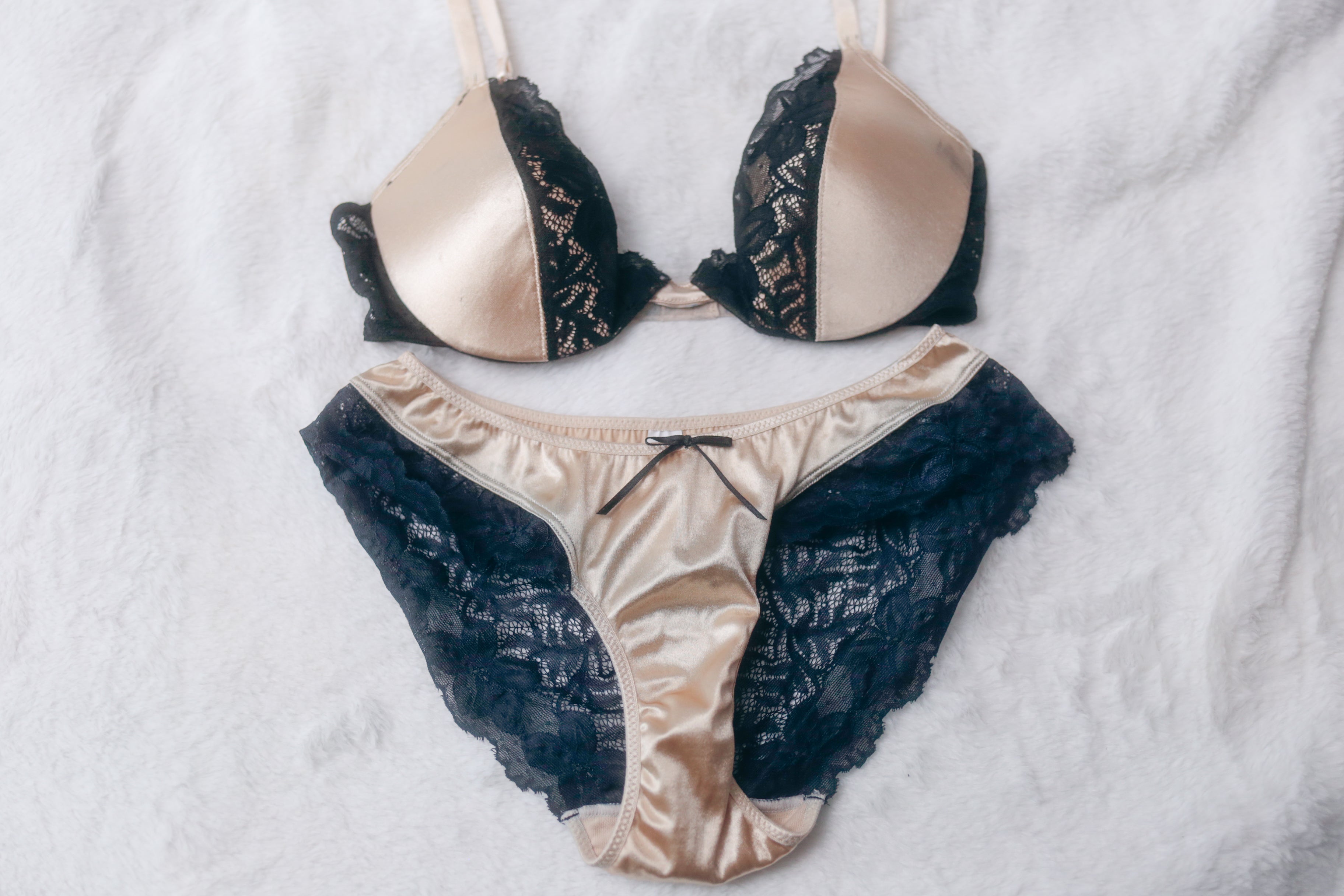 Wonderbra 38B Vintage Bra and Panty Set Push-up Underwire Satin Lace