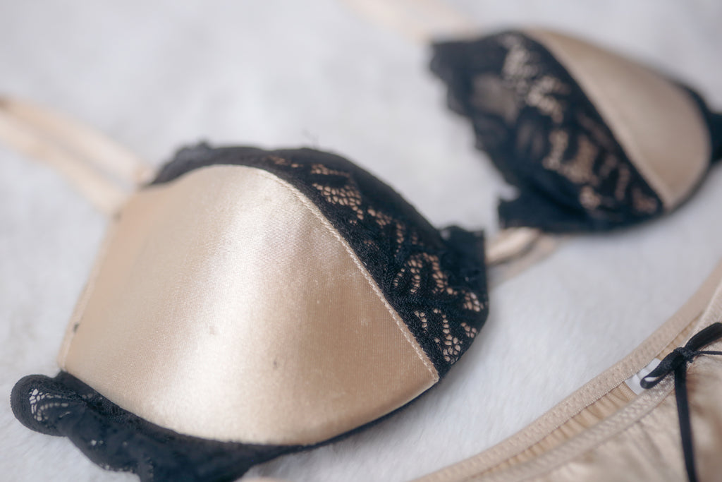 Wonderbra 38B Vintage Bra and Panty Set Push-up Underwire Satin Lace