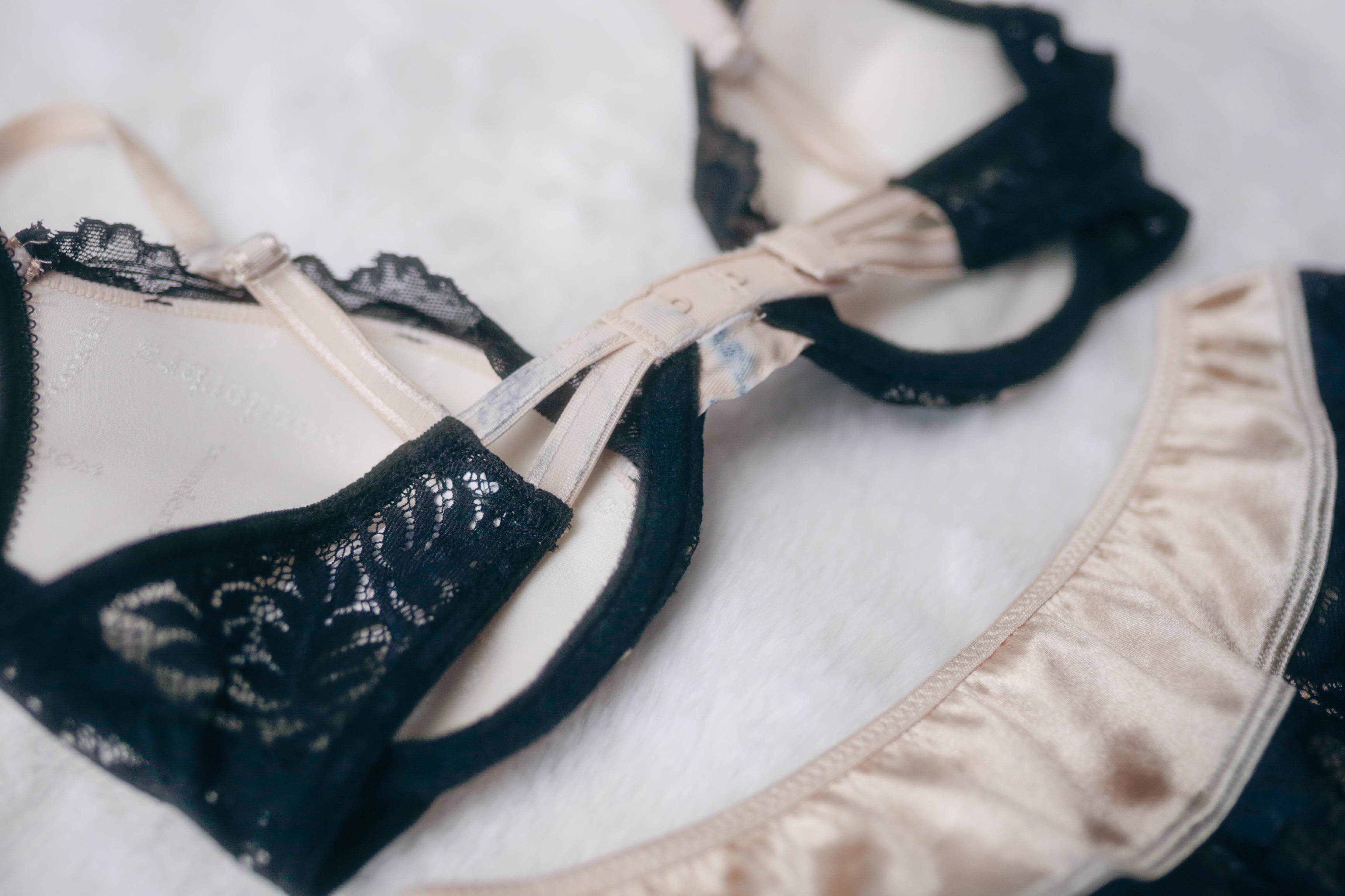 Wonderbra 38B Vintage Bra and Panty Set Push-up Underwire Satin Lace