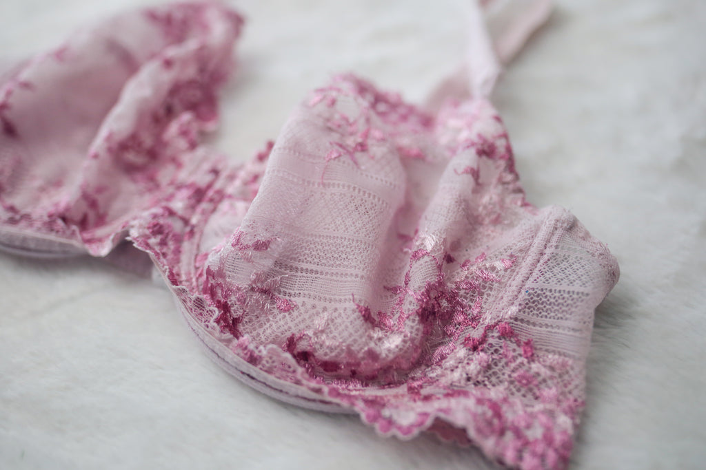 Wacoal 36D Embrace Lace 65191 Unlined Embroidered Underwire Bra Pink