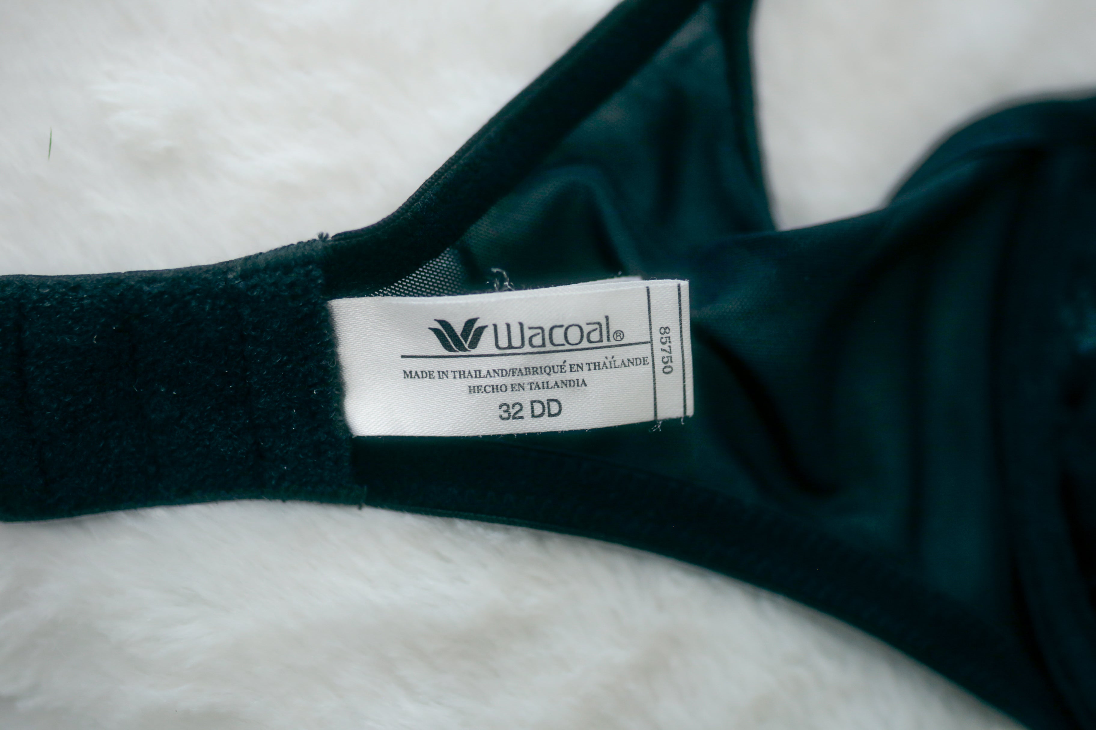Wacoal 32DD 85750 Pure Inspiration Lace Minimizer Underwire Unpadded Bra Black