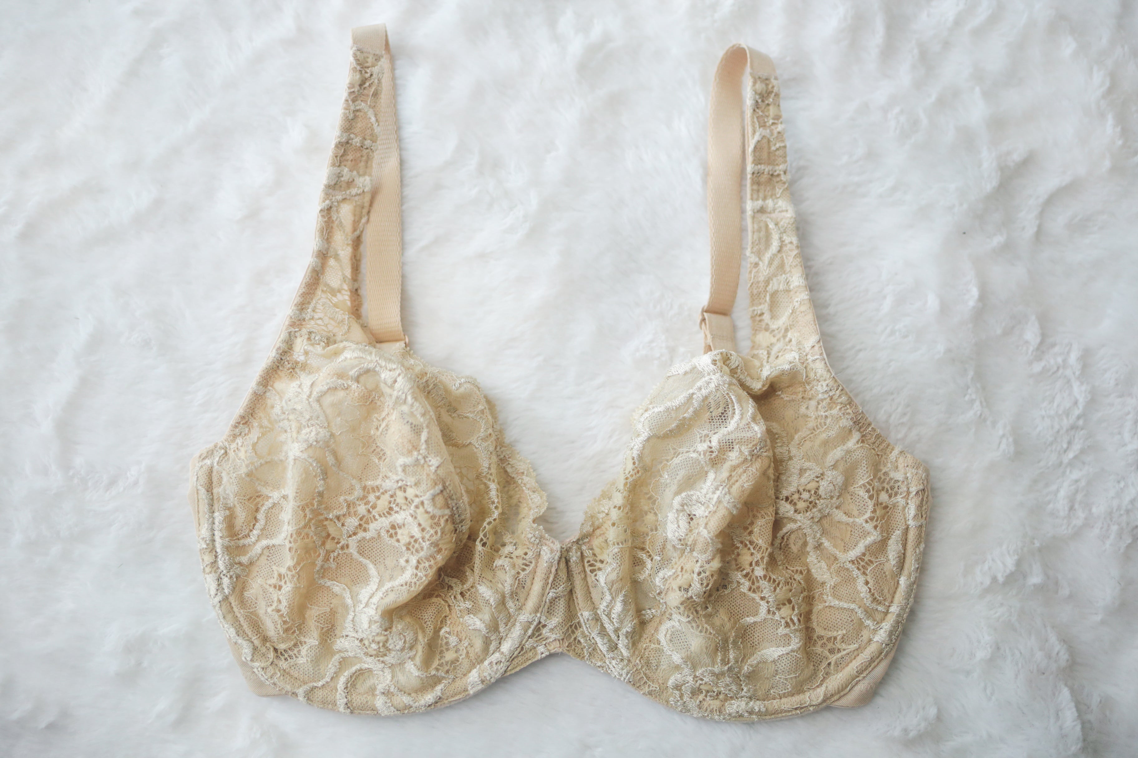 Wacoal 32DD 85750 Pure Inspiration Lace Minimizer Underwire Unpadded Bra Beige Nude