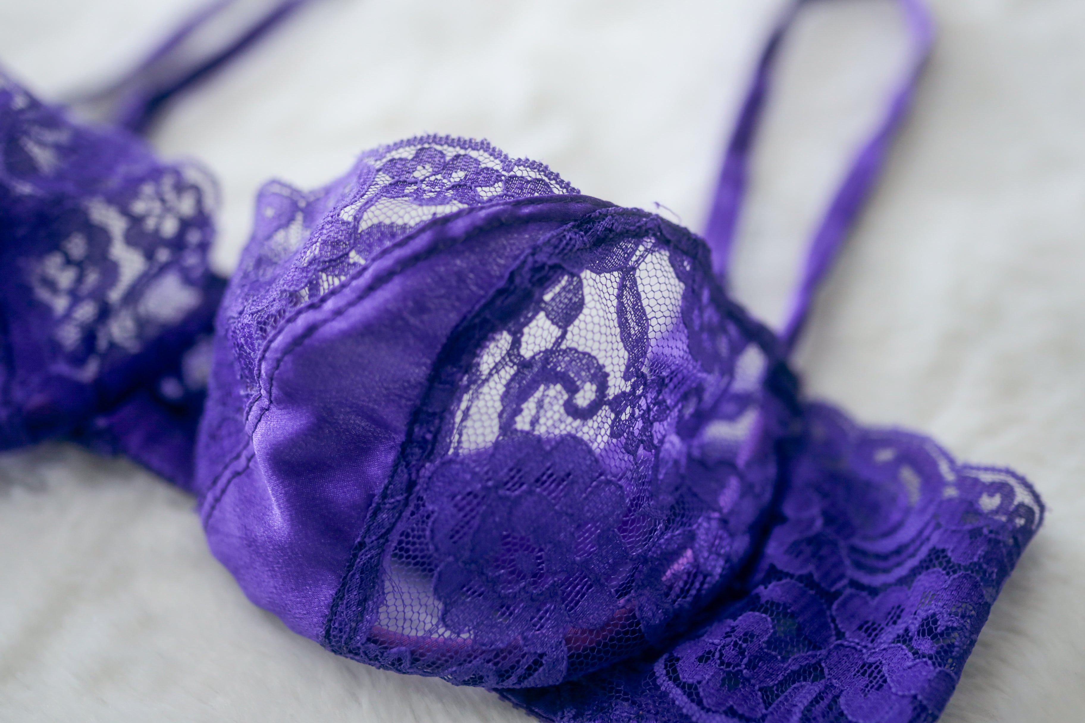 Christian Dior 36C Vintage Balconette Shelf Sheer Unpadded Bra Purple Lace