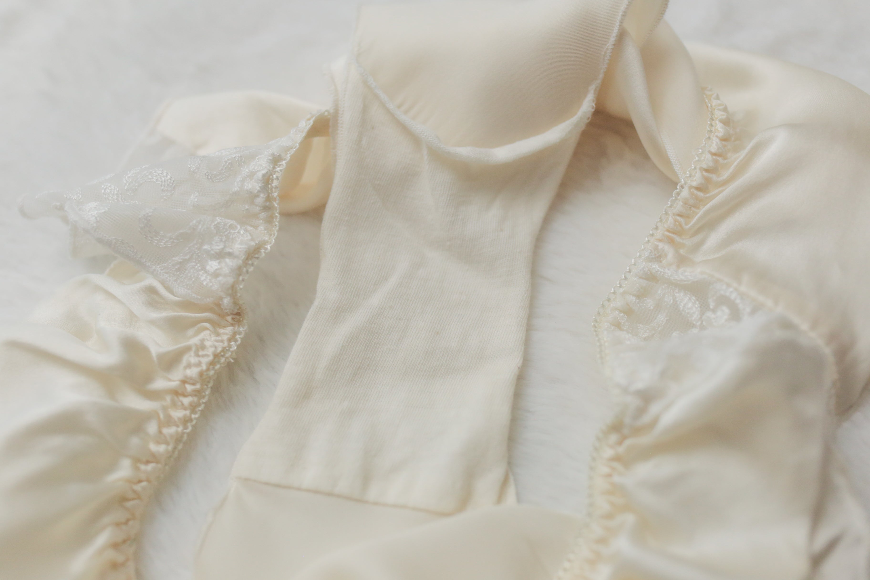 Victoria's Secret Vintage Gold Label Silk High Cut Panties M/L 6 7 Ivory