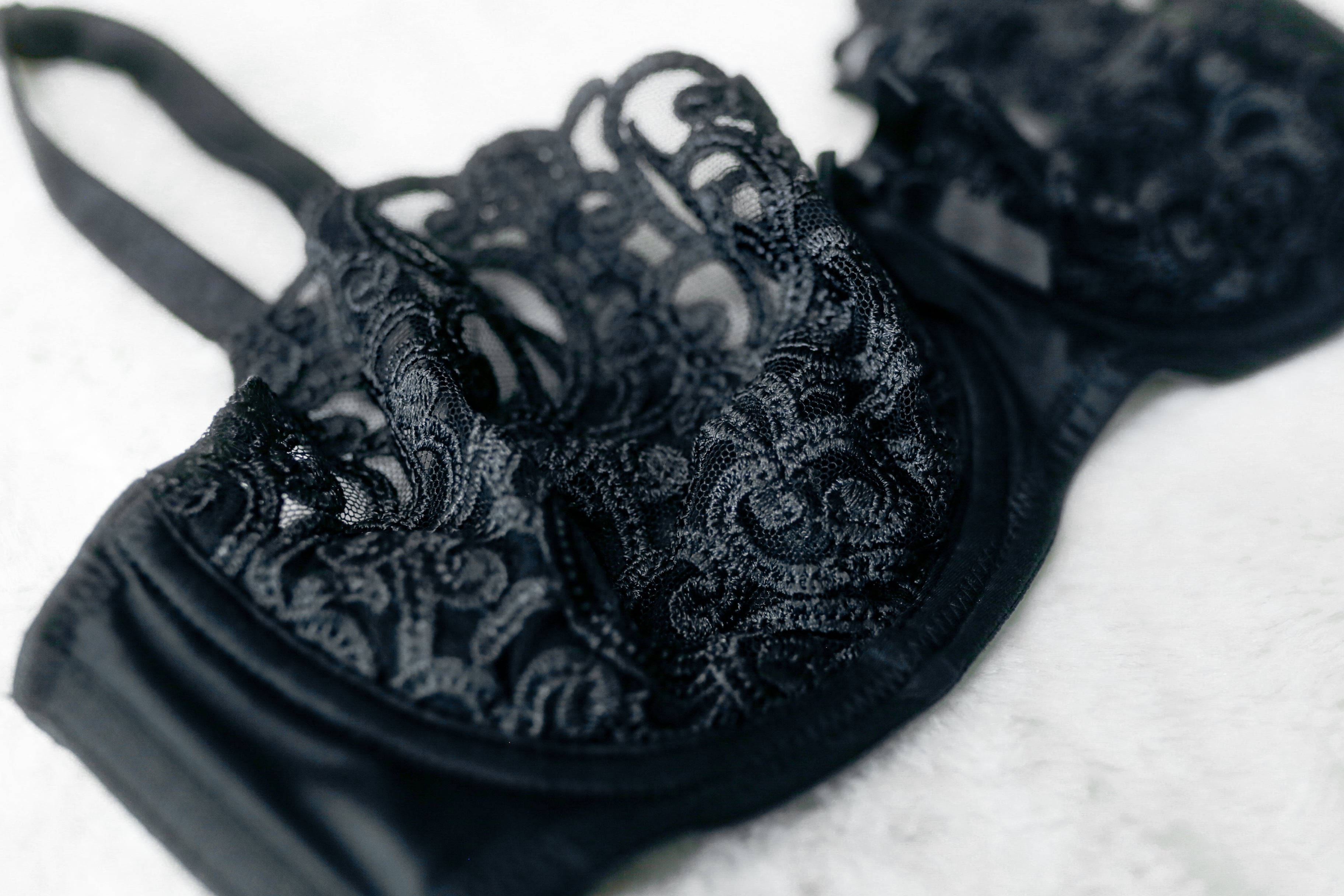 Victoria's Secret Vintage 34C Sheer Push-up without Padding Bra Black Lace