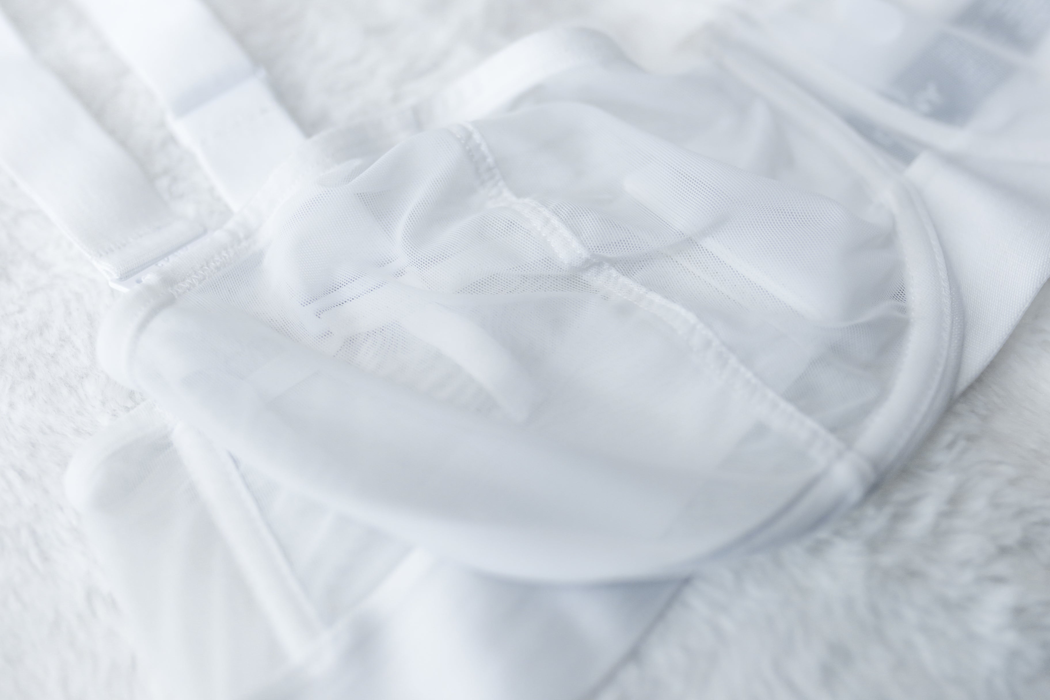 DKNY 36D Sheers Unlined Mesh Balconette Sheer Convertible Bra White NEW