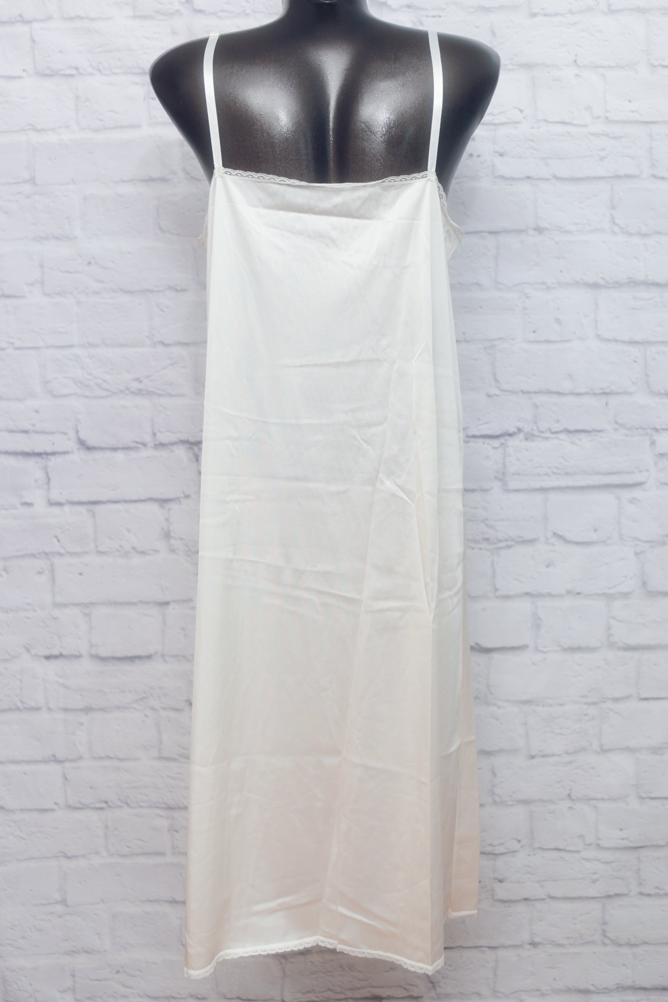 Vassarette Vintage Full Slip Nightgown Lingerie 40 28" Large Ivory USA-made