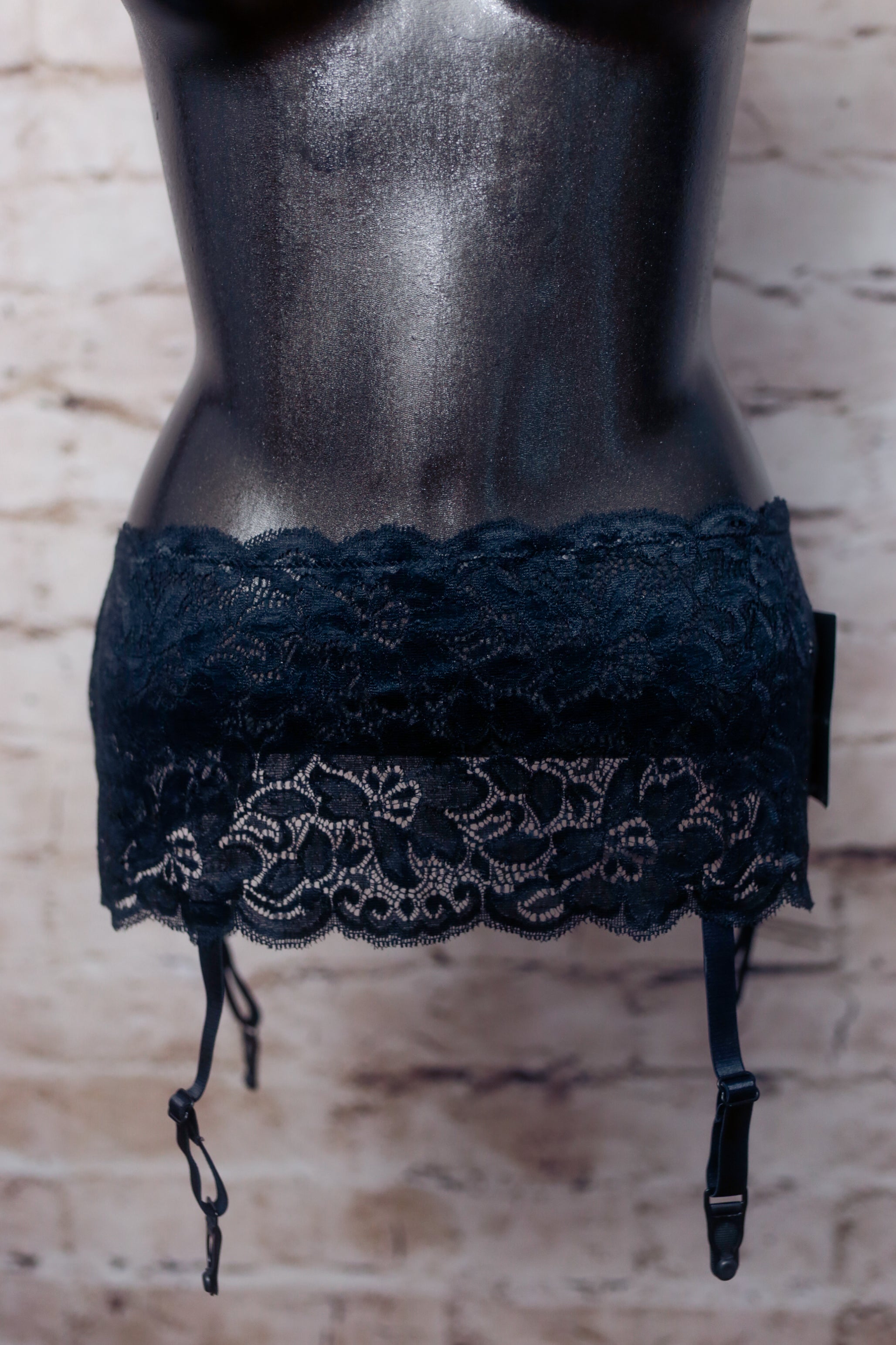 Seduction by Fredericks of Hollywood Waist Garter Suspender L / XL Black Lace NEW