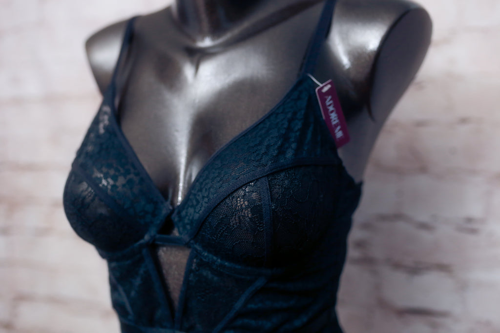 Adore Me 34C Babydoll Bustier with Garter Suspender Black Lace Keyhole NEW