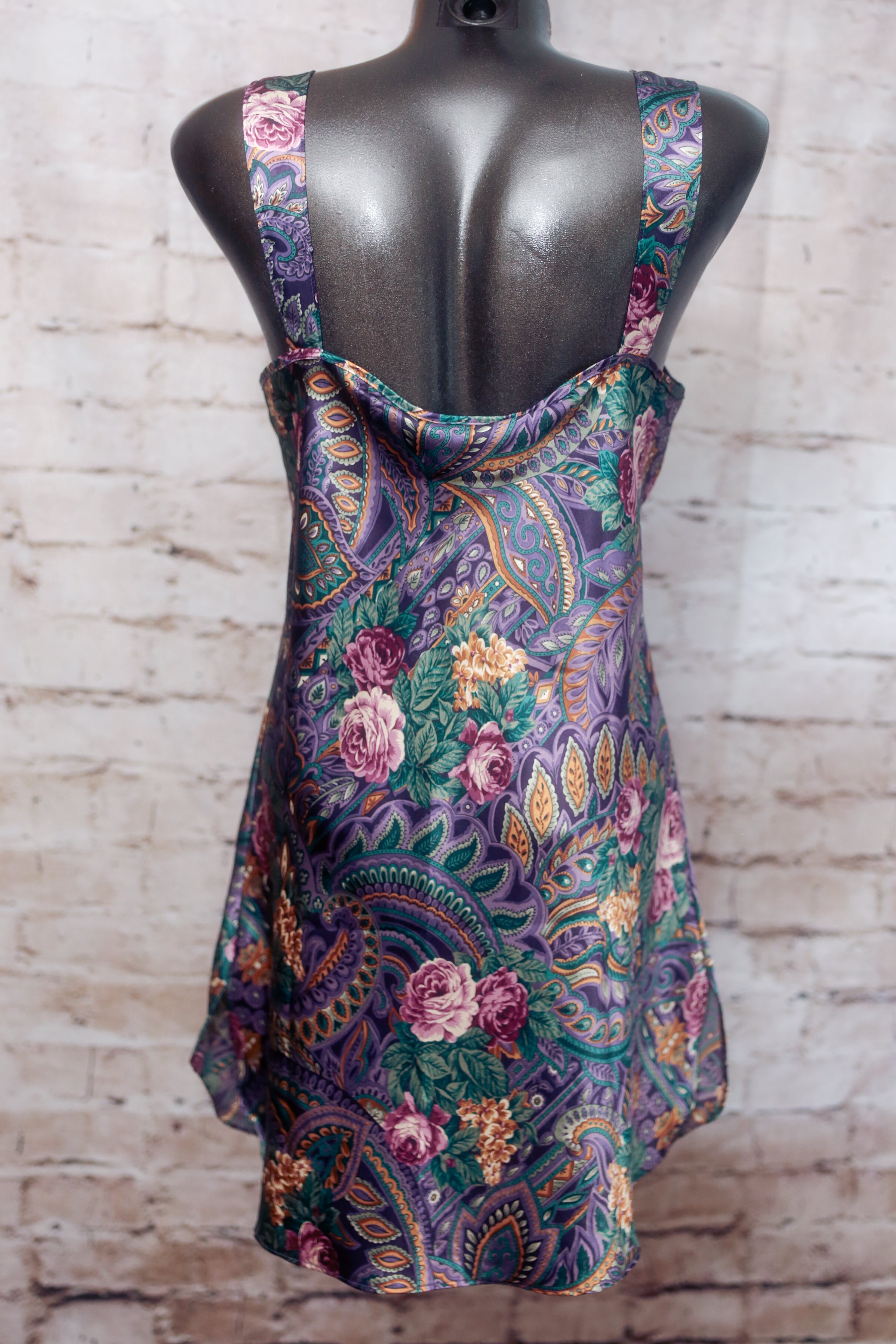 California Dynasty Vintage USA-made Paisley Cami Nightgown Lingerie: Size Medium